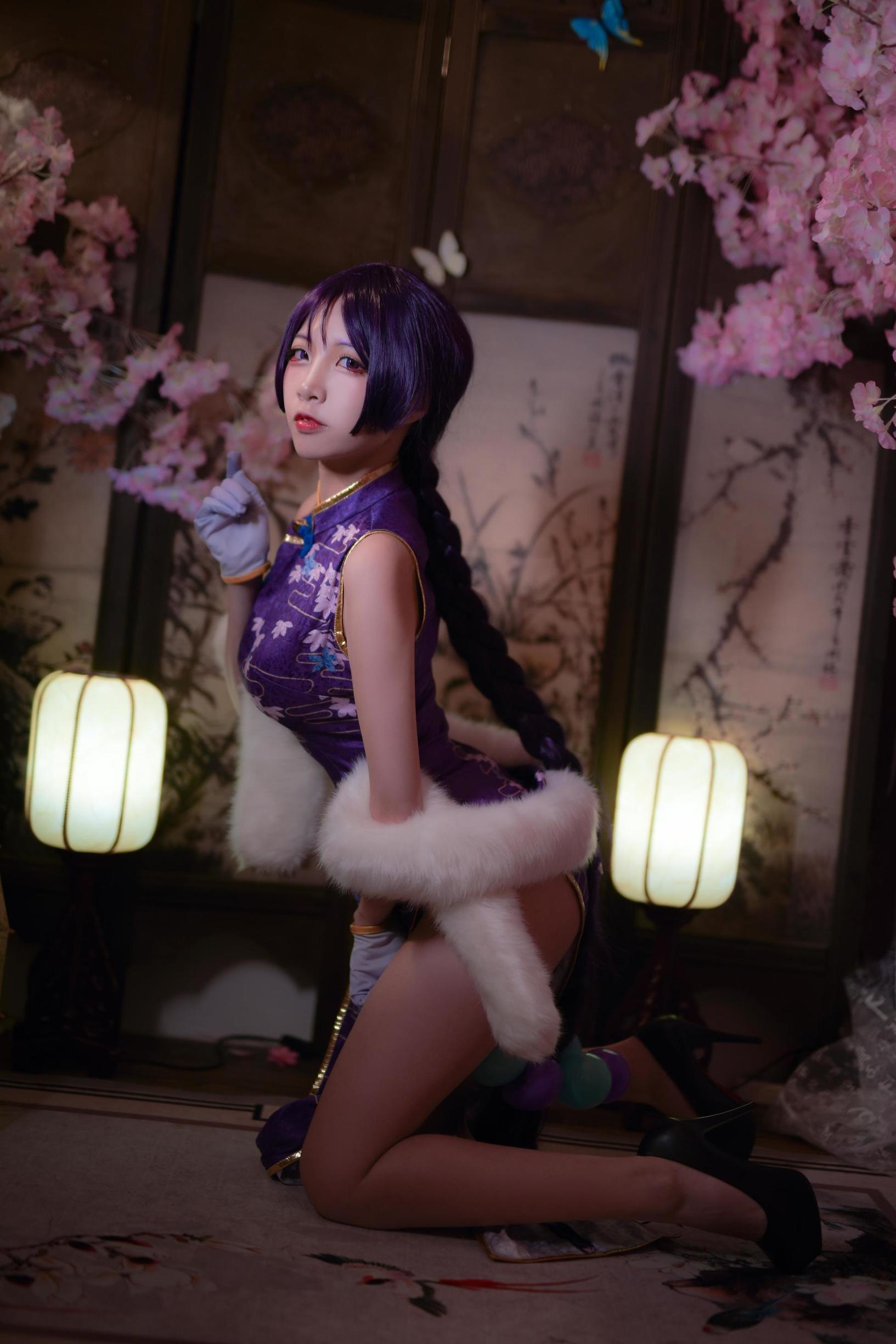 Popular Cosplayer Er Zuo Nisa Fate Nai Guang Cheongsam
