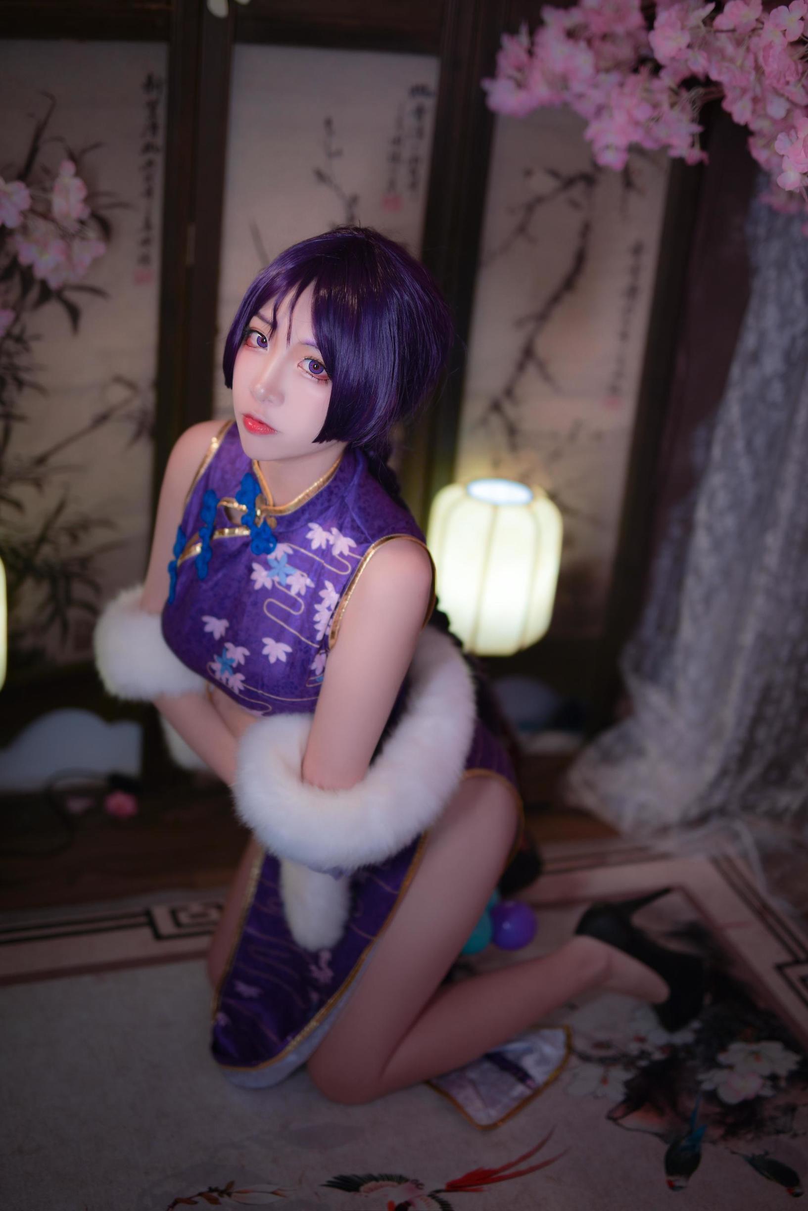 Popular Cosplayer Er Zuo Nisa Fate Nai Guang Cheongsam