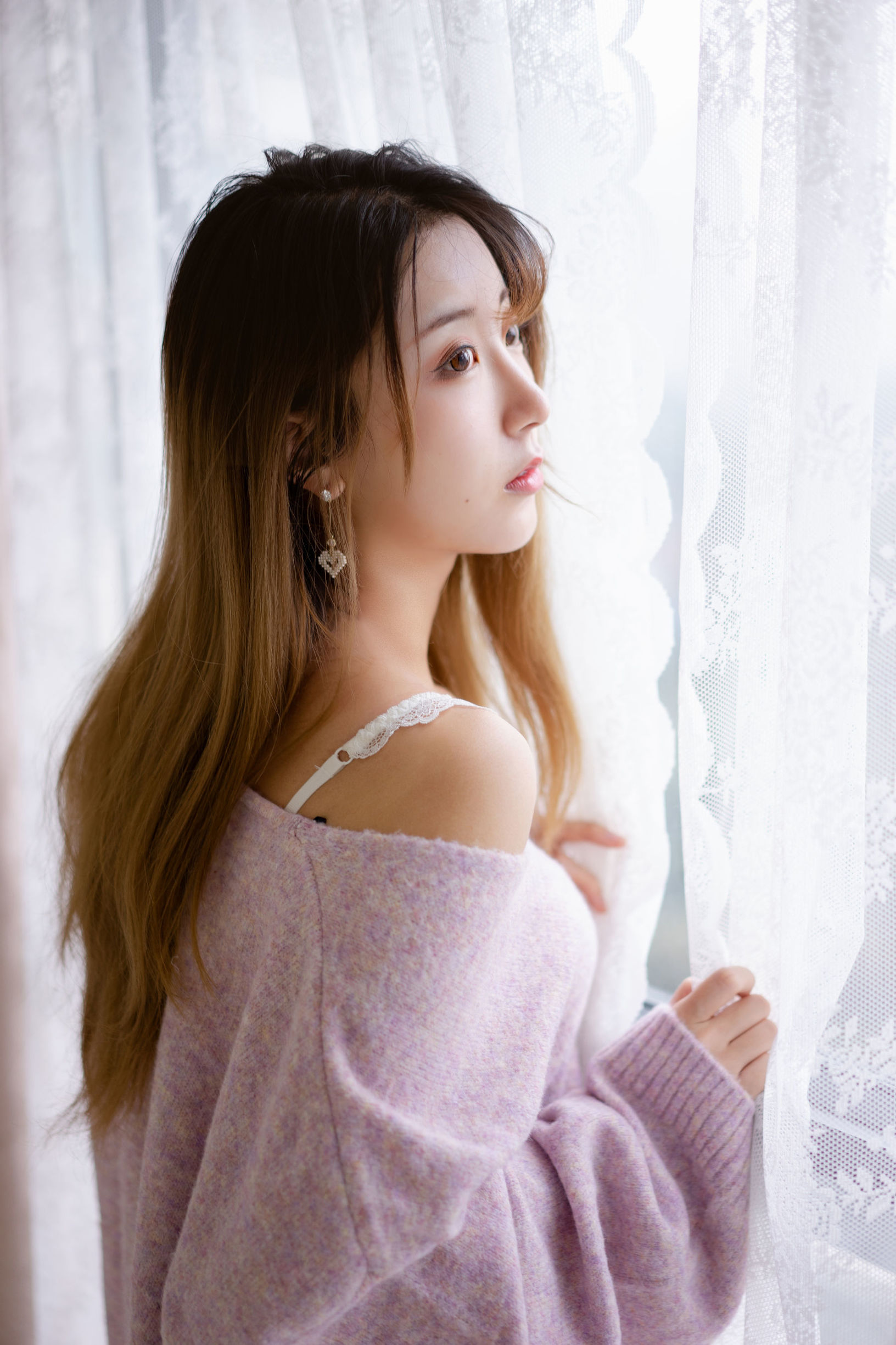 Popular Coser Kurokawa's Older Girlfriend in a Purple Sweater