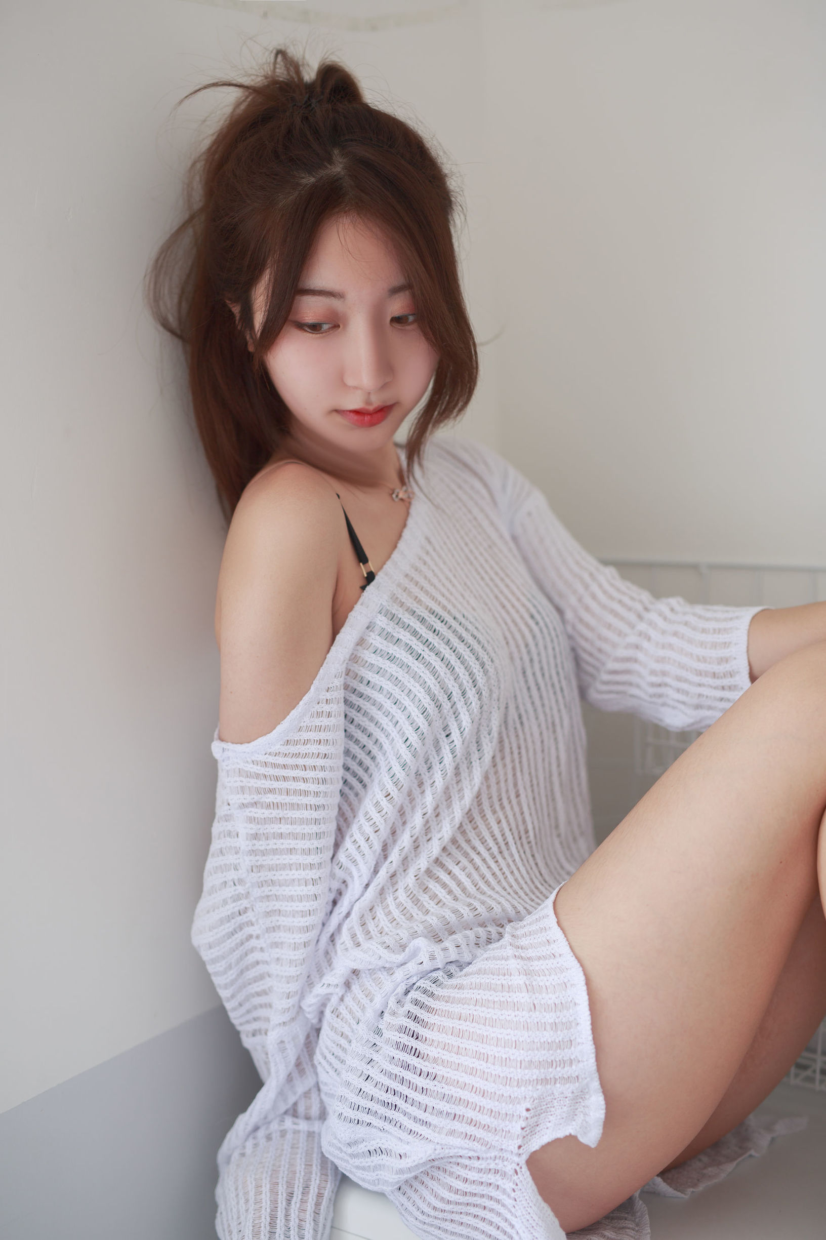 인기 코서 흑천의 흰색 구멍 스웨터
