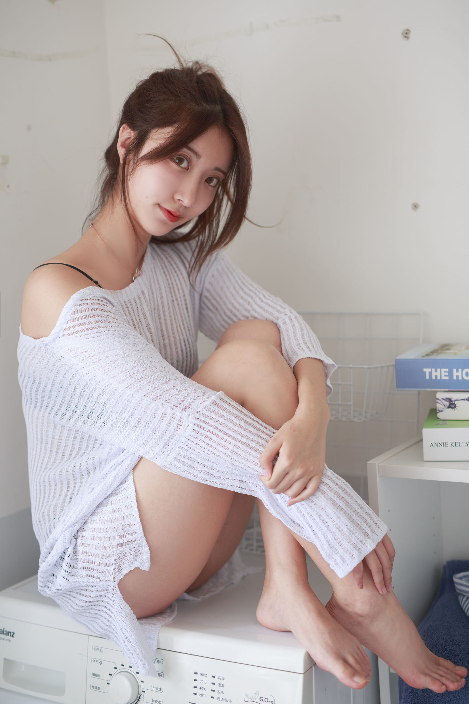인기 코서 흑천의 흰색 구멍 스웨터