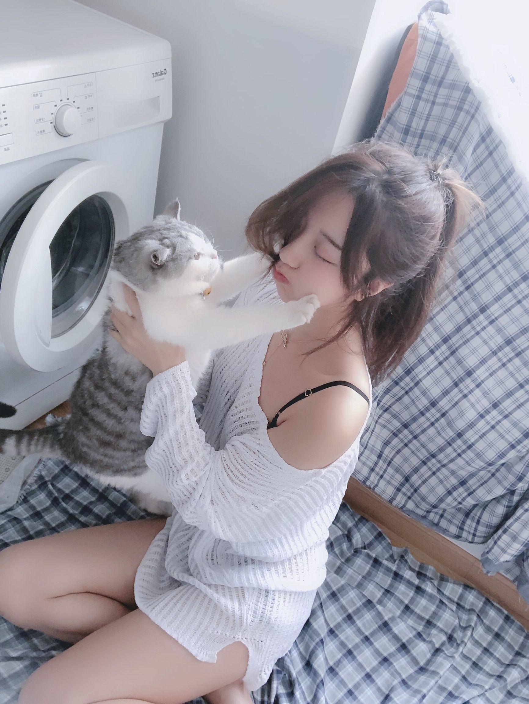 인기 코서 흑천의 흰색 구멍 스웨터
