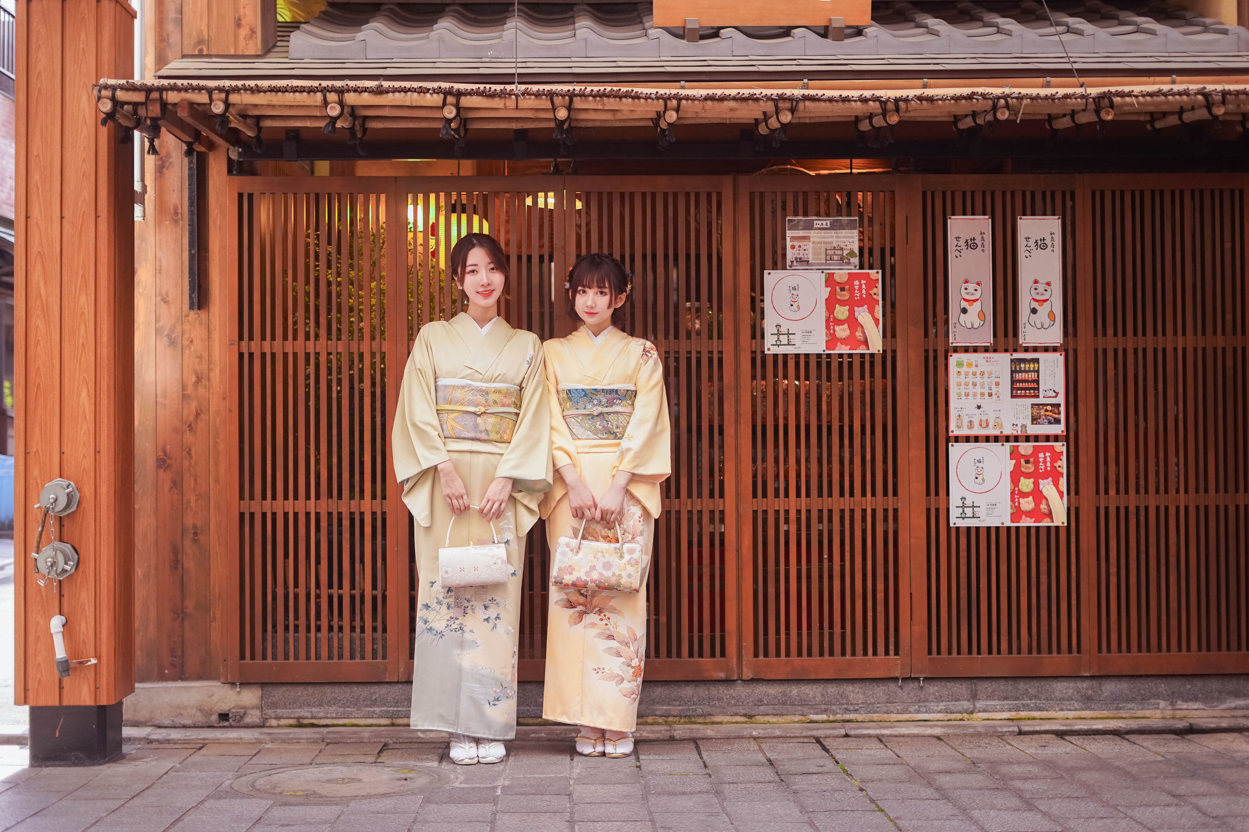 Popular Cosplayer Kurokawa & Asano Kinoko - Girl's Heart Matters 2