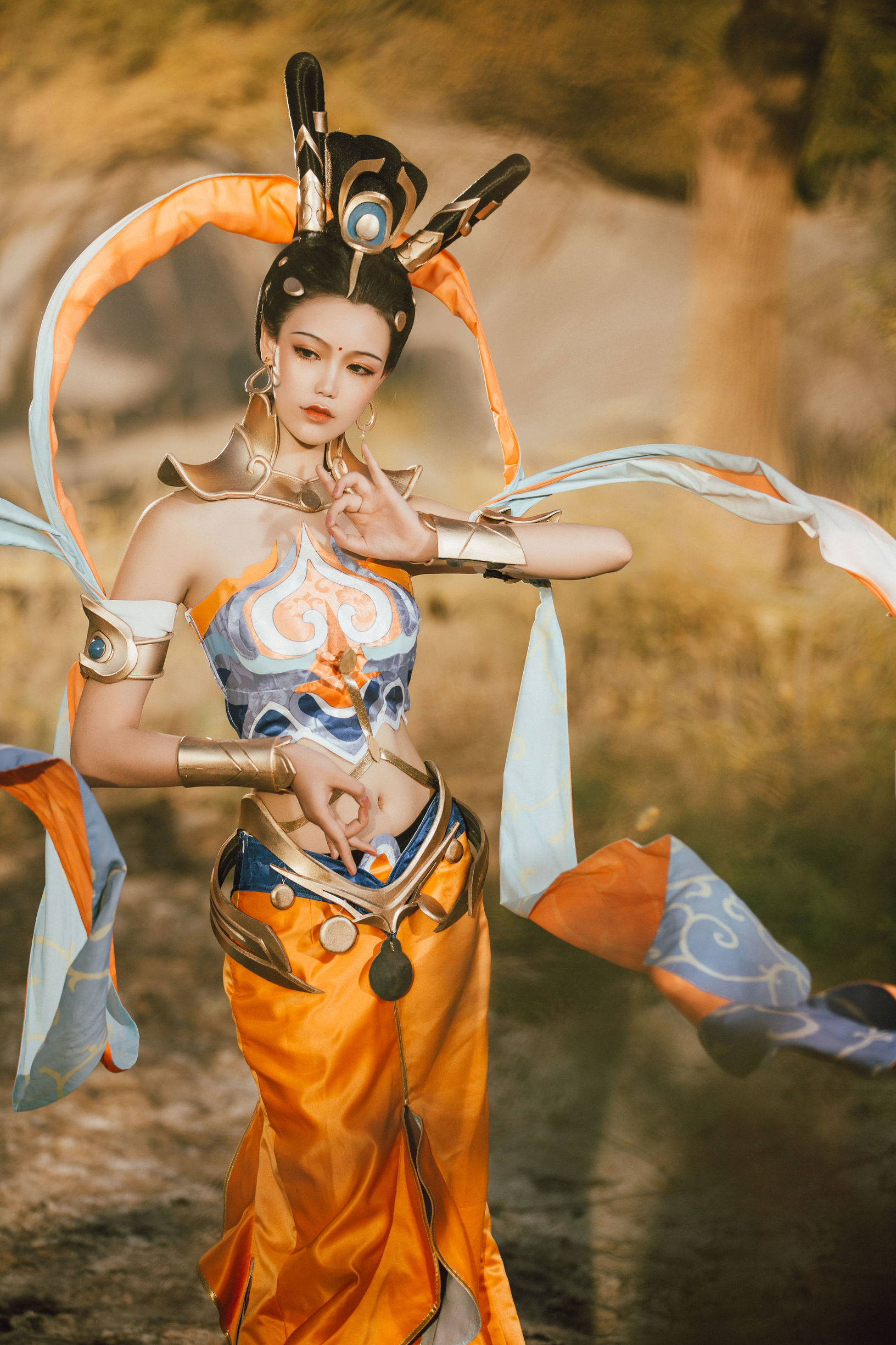 Popular coser Qi Gu'er MIKI from Honor of Kings as Yang Yuhuan