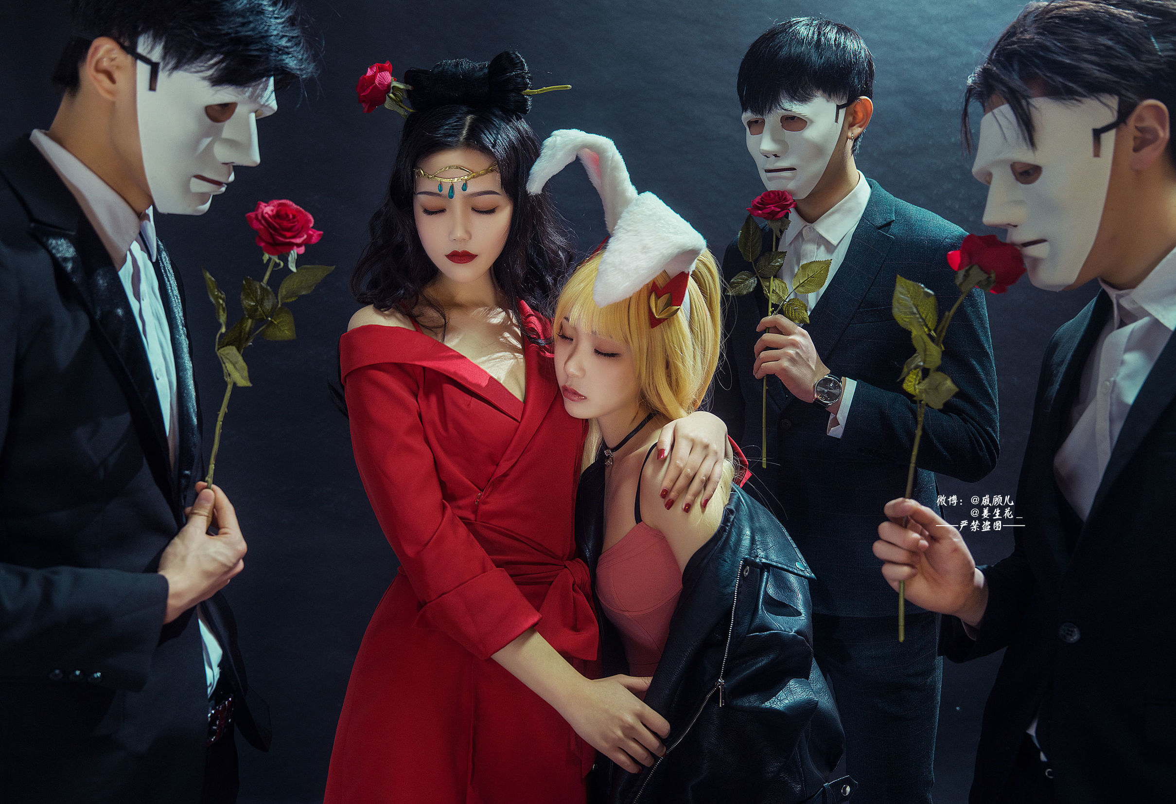 Popular cosplayer Qi Gu'er MIKI from Honor of Kings as Diao Chan and Gongsun Li.