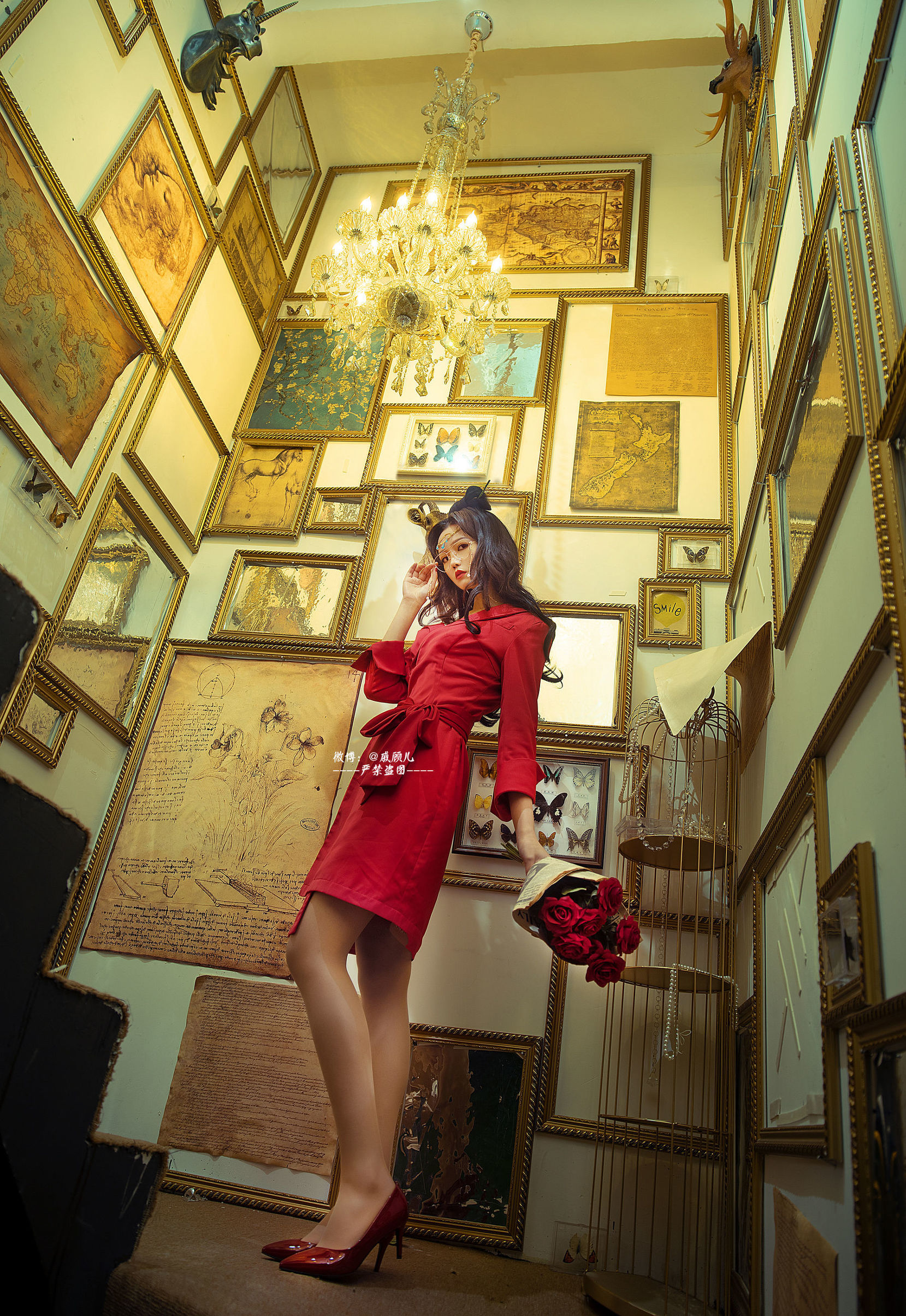 Popular cosplayer Qi Gu'er MIKI from Honor of Kings as Diao Chan and Gongsun Li.