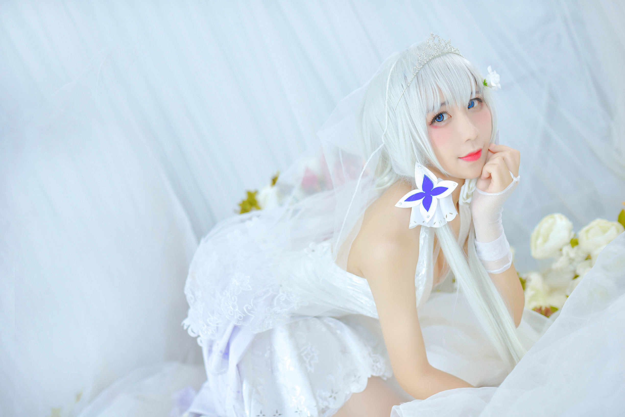 Anime blogger Jiu Qu Jean wedding dress