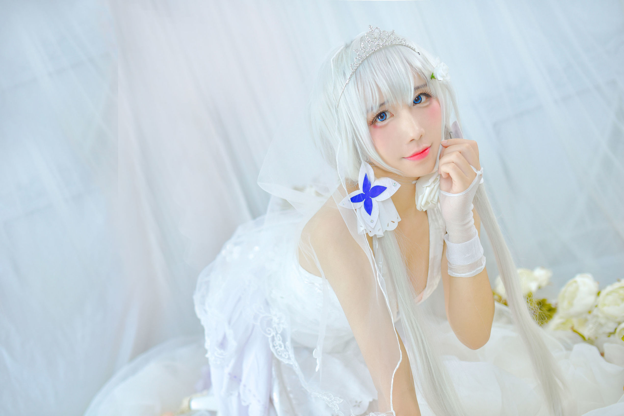 Anime blogger Jiu Qu Jean wedding dress
