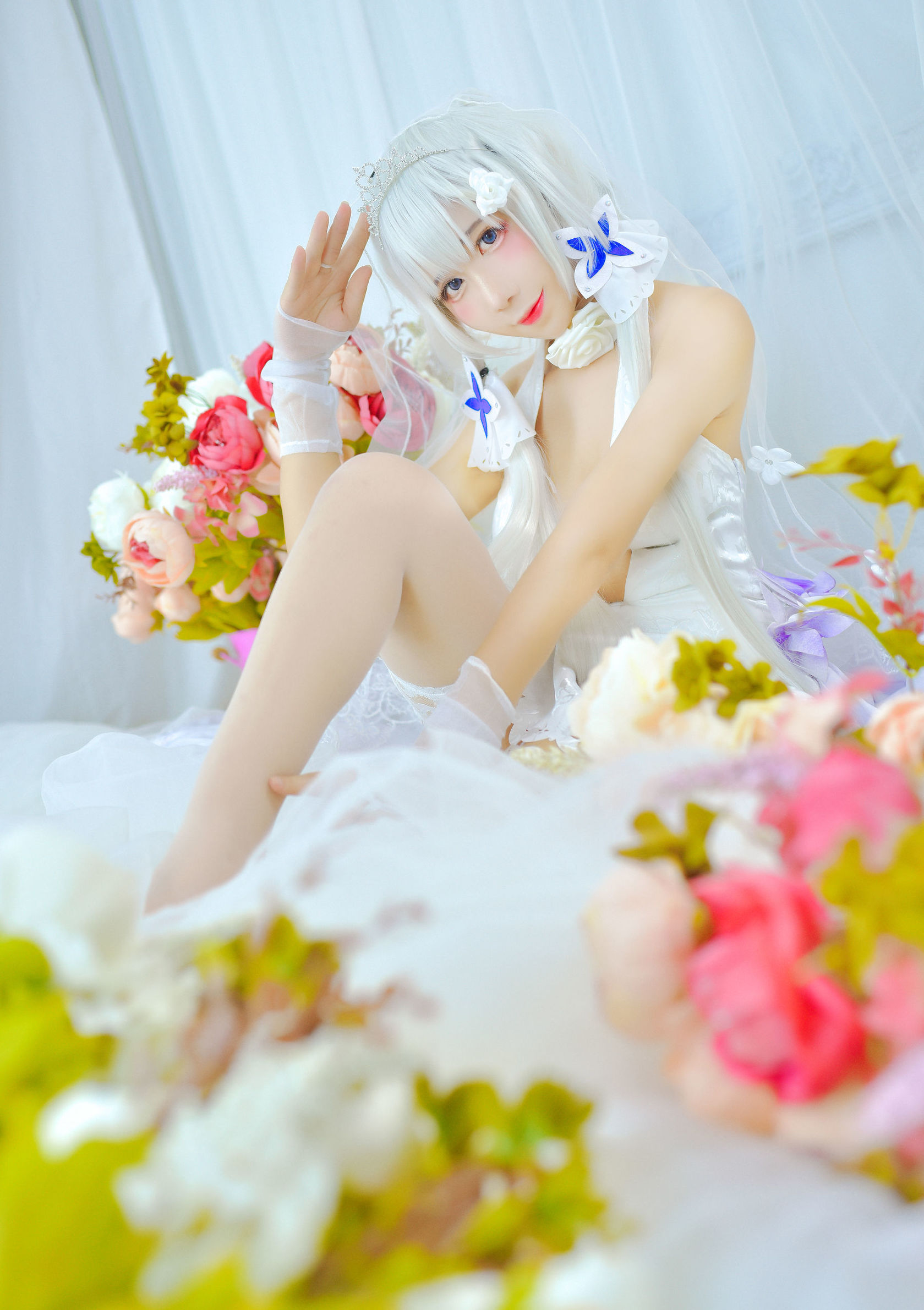 Anime blogger Jiu Qu Jean wedding dress