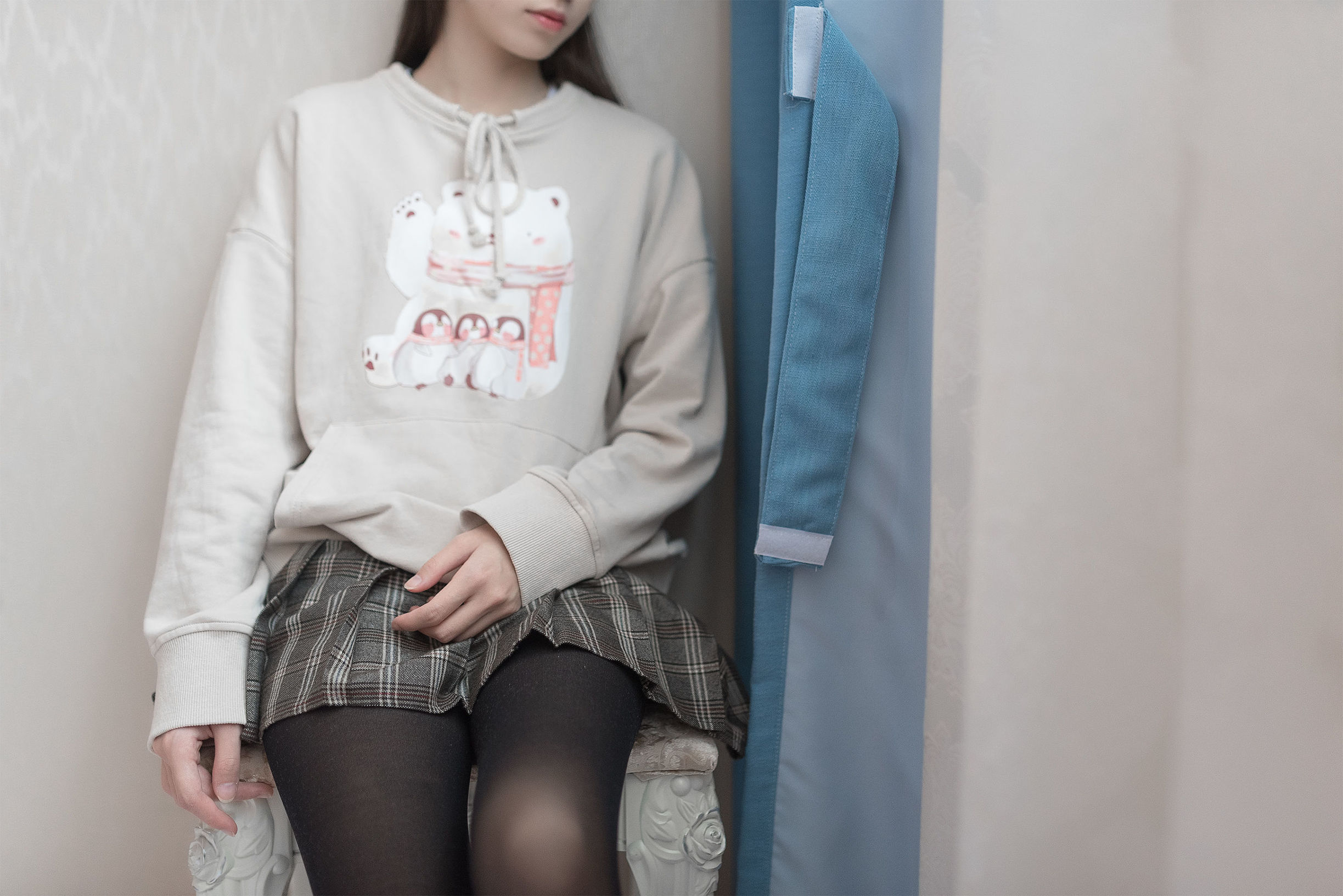 Blogger anime Cửu Khúc Jean: Sự mờ ảo sau rèm cửa