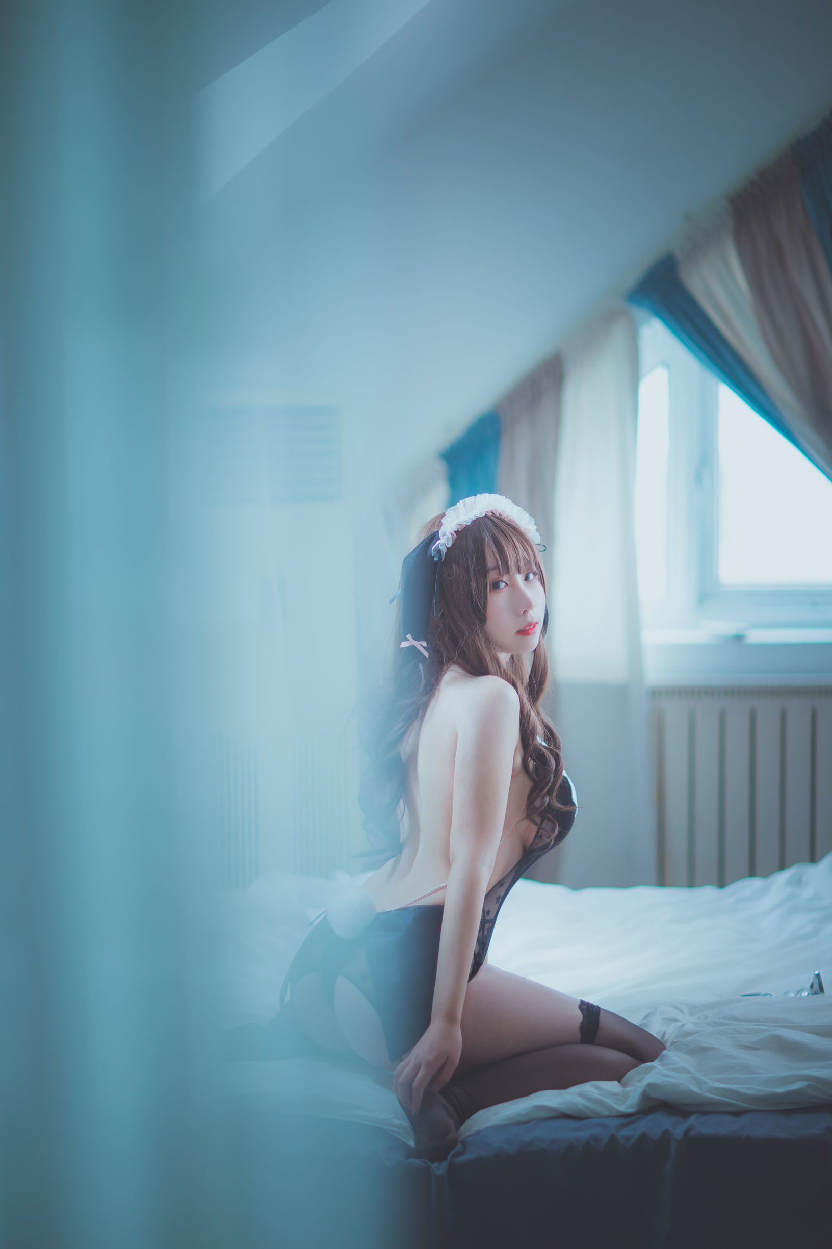 Blogger anime Từ Từ Từ Từ Loan, thỏ tai cụp