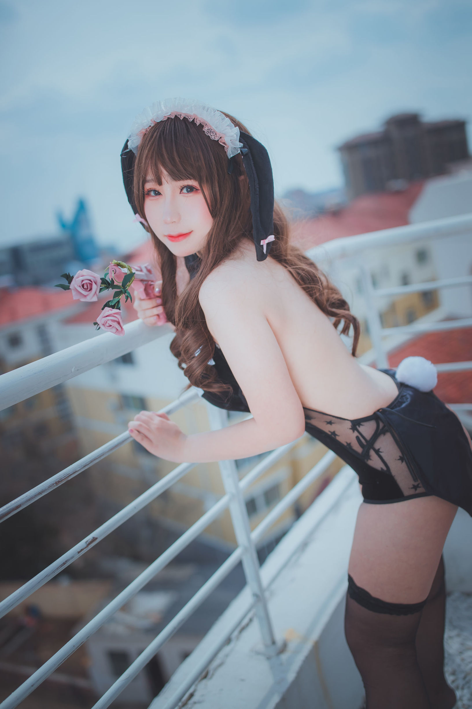 Blogger anime Từ Từ Từ Từ Loan, thỏ tai cụp