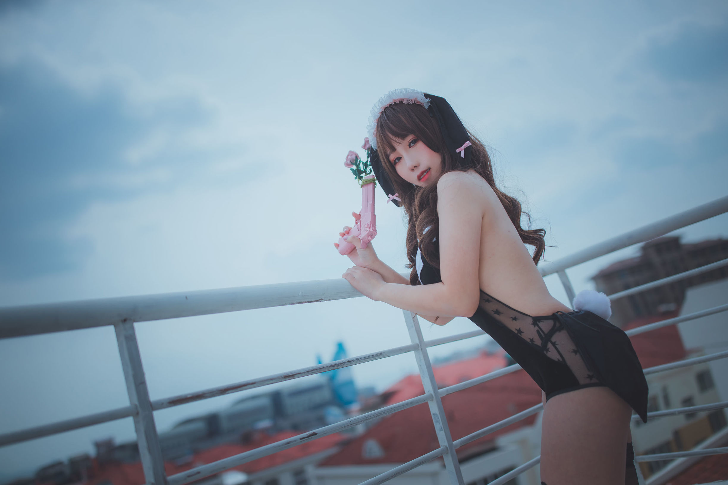 Blogger anime Từ Từ Từ Từ Loan, thỏ tai cụp