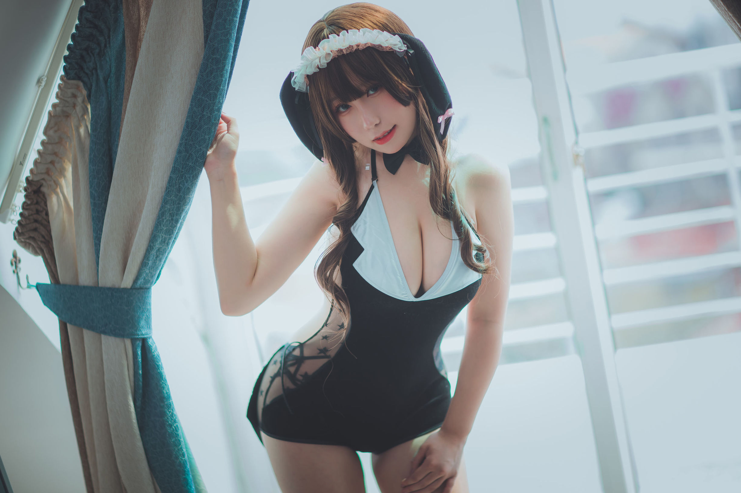Blogger anime Từ Từ Từ Từ Loan, thỏ tai cụp