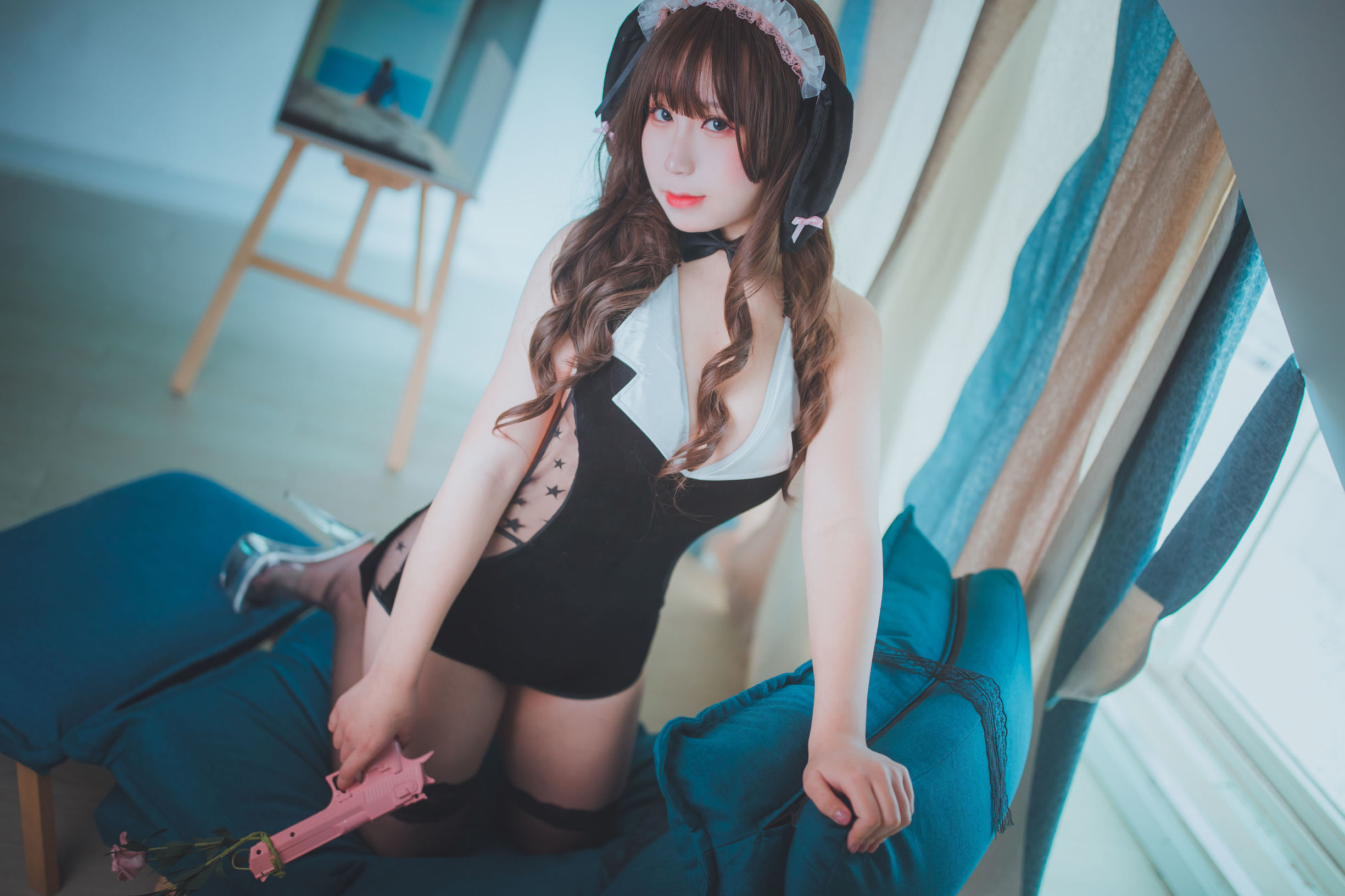 Blogger anime Từ Từ Từ Từ Loan, thỏ tai cụp