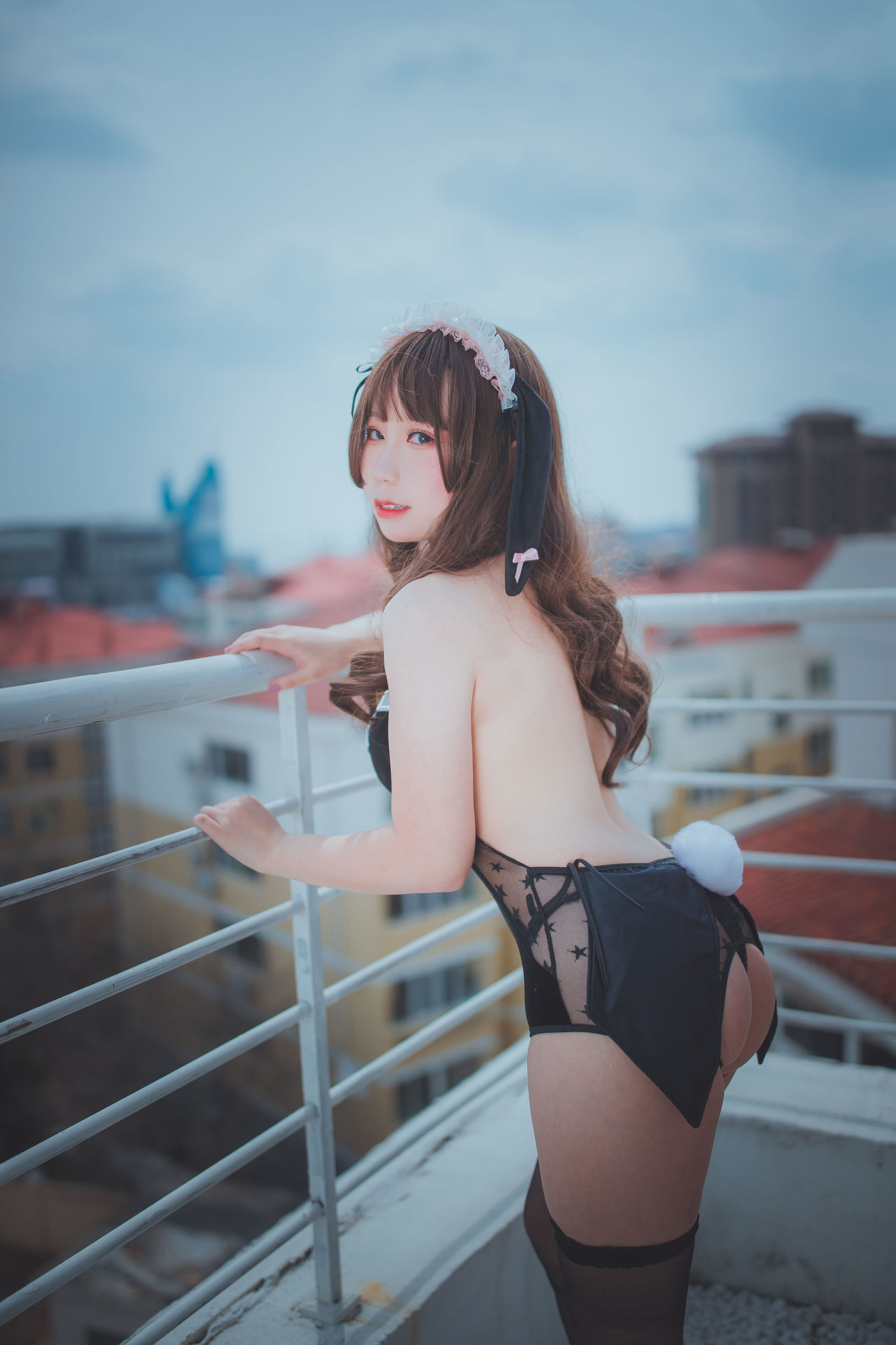 Blogger anime Từ Từ Từ Từ Loan, thỏ tai cụp