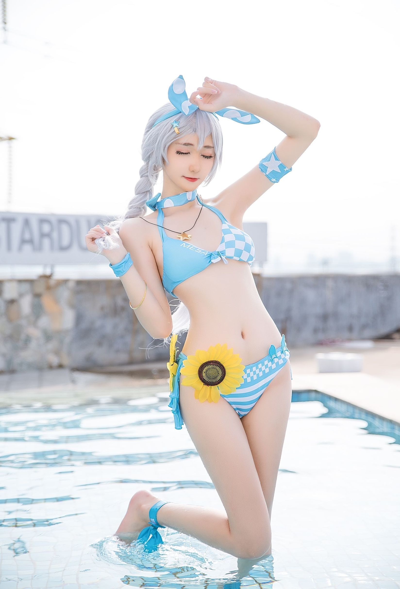 Anime blogger Momoko Kiana swimsuit