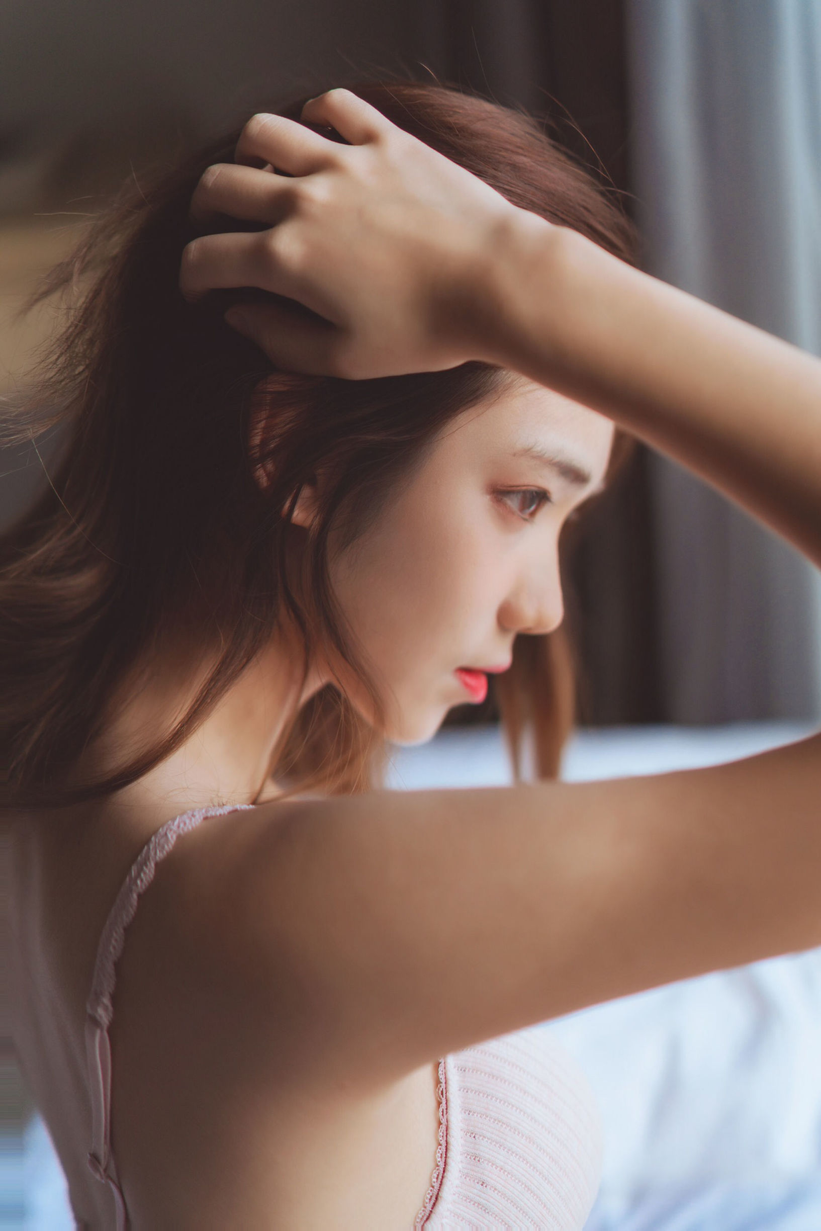 Blogger anime Nam Đào Momoko áo lót màu hồng