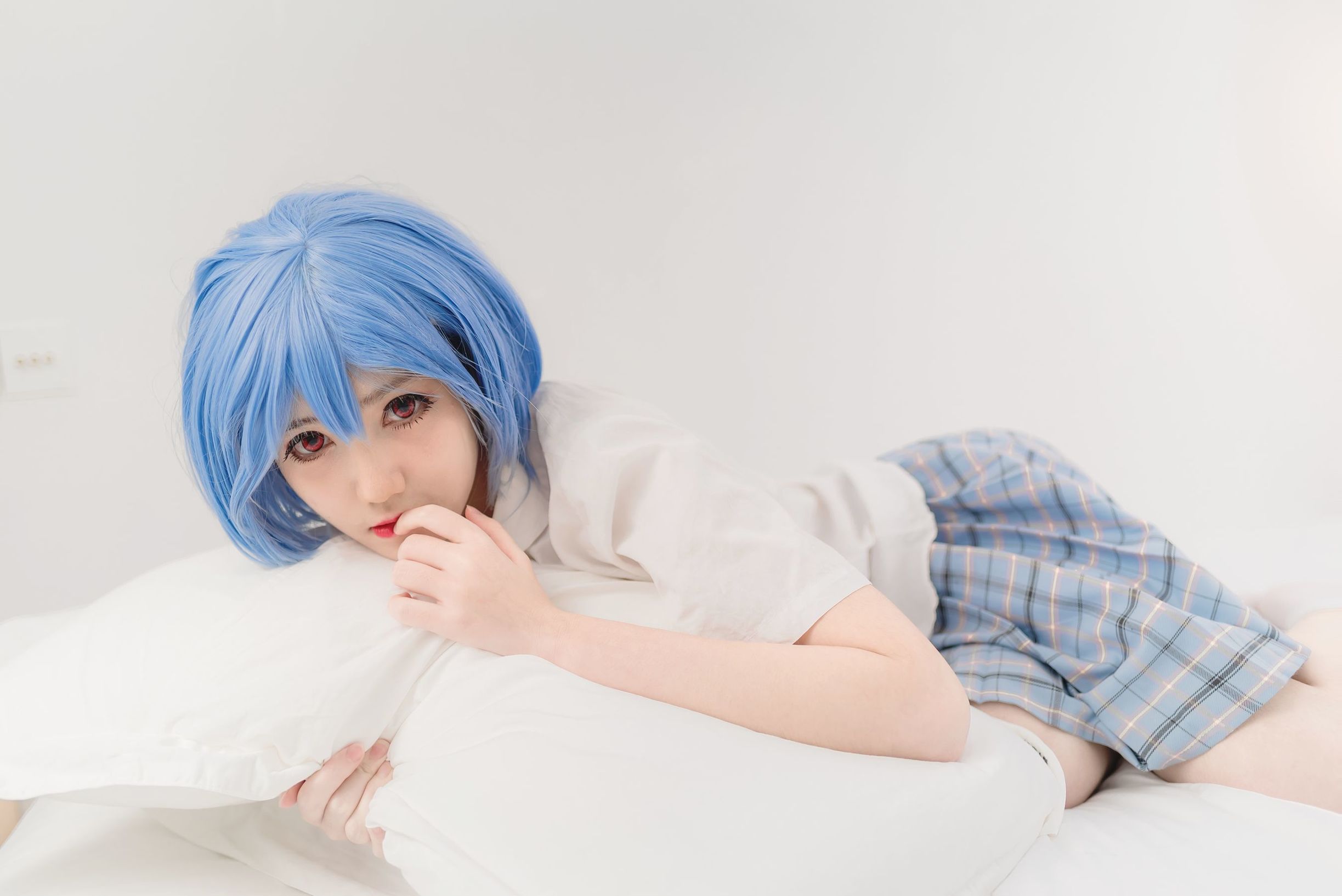 Blogger anime Nam Đào Momoko Ayanami Rei đồng phục