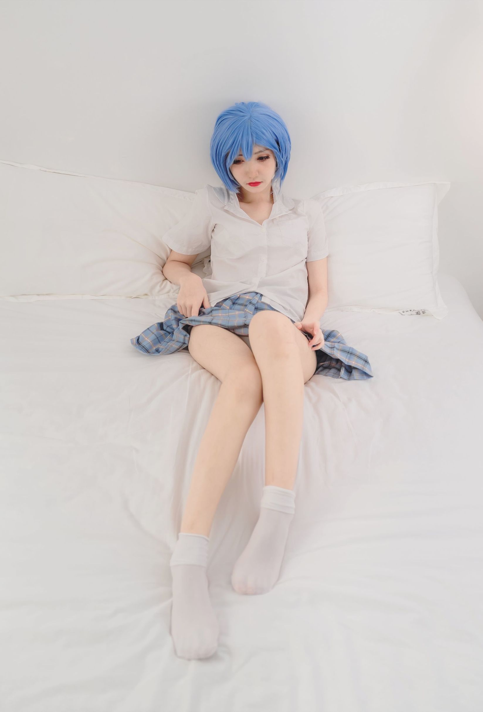 Blogger anime Nam Đào Momoko Ayanami Rei đồng phục