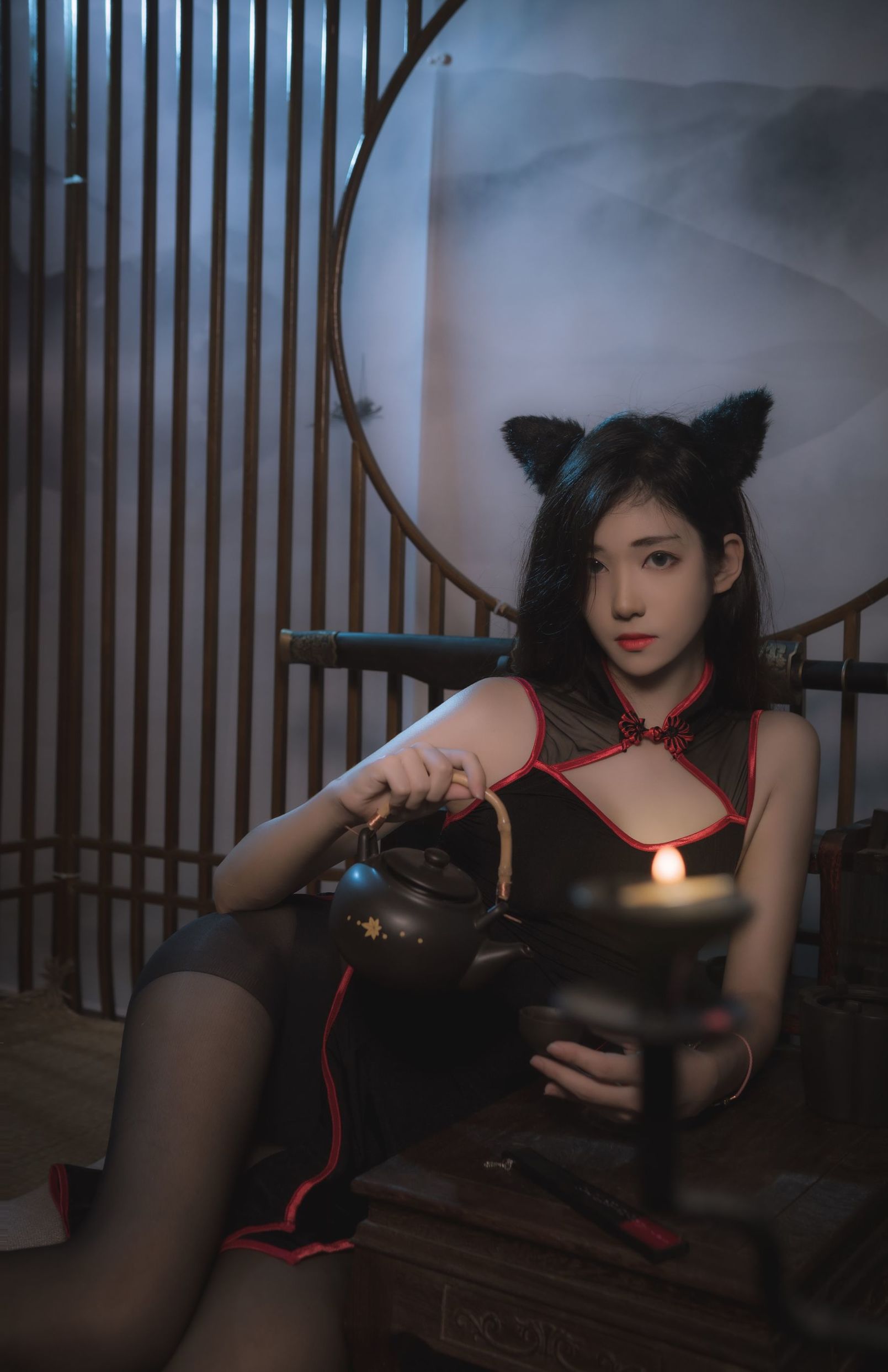 Anime blogger Nan Tao Momoko black qipao