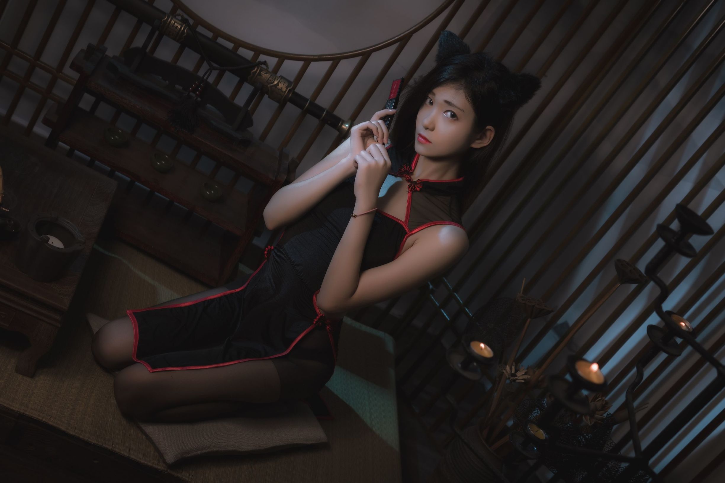 Anime blogger Nan Tao Momoko black qipao