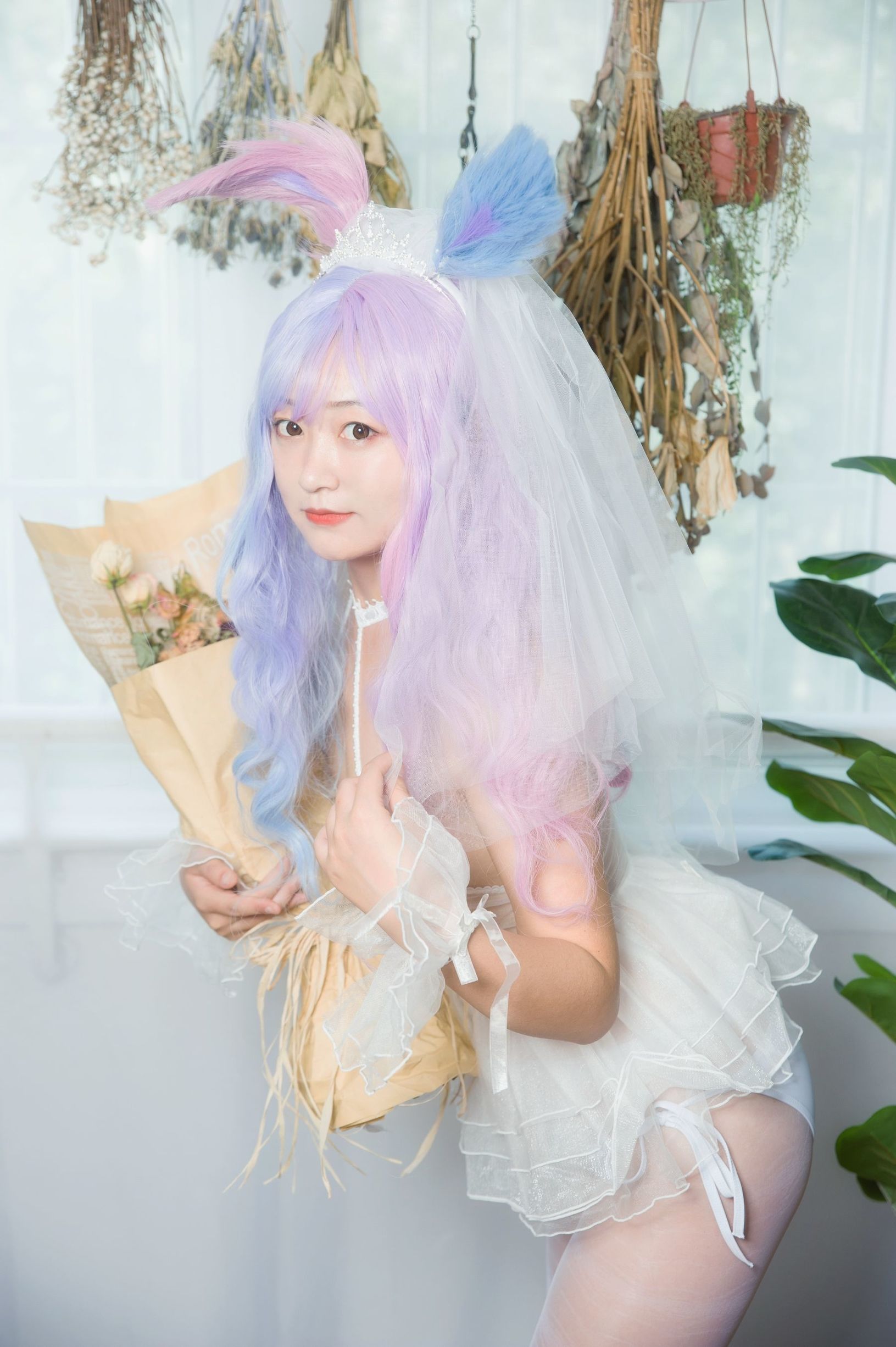 動漫博主大碗排麵 婚紗兔白絲婚紗