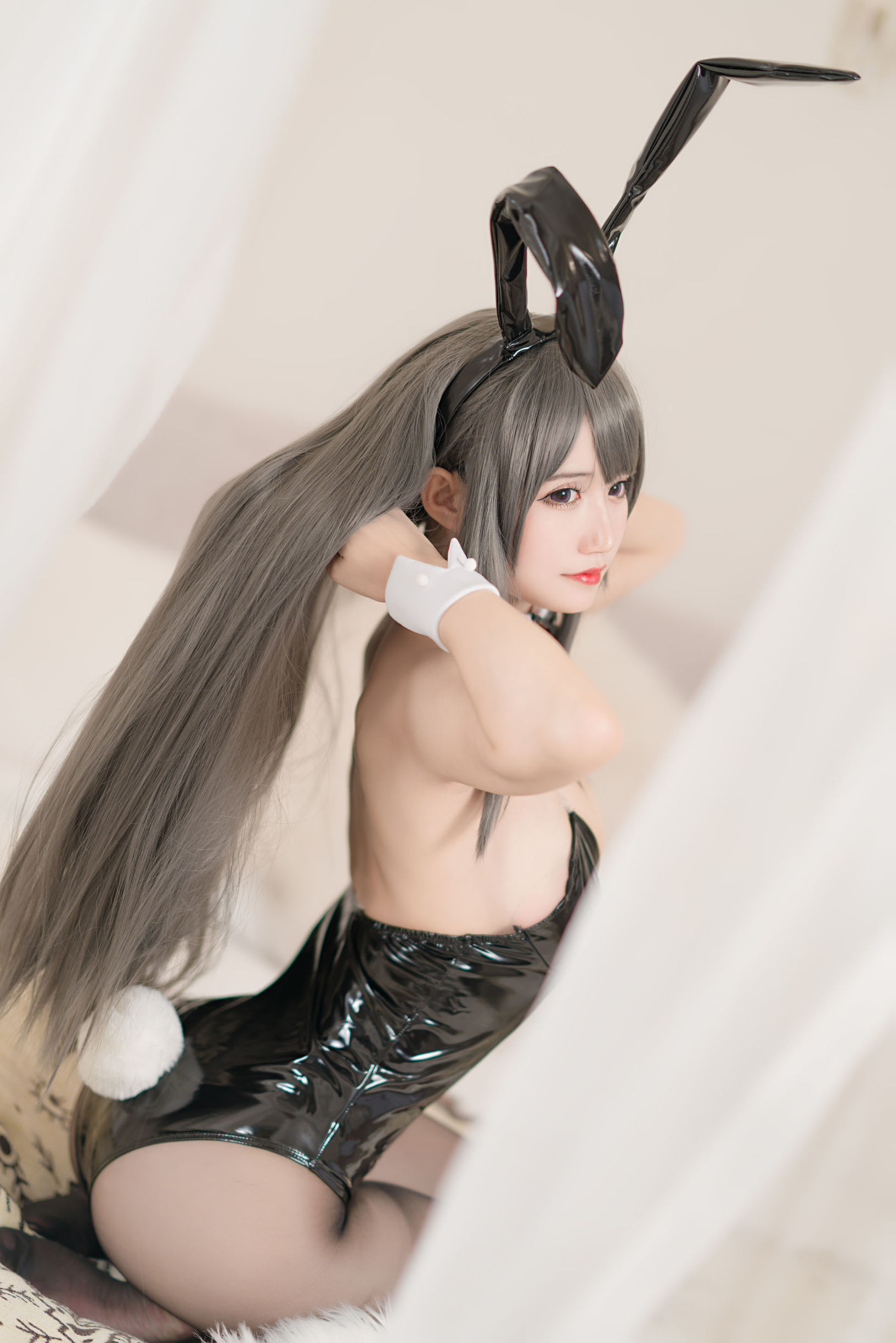 Blogger anime Ogura Chiyo và Mai Thỏ Nữ Lang