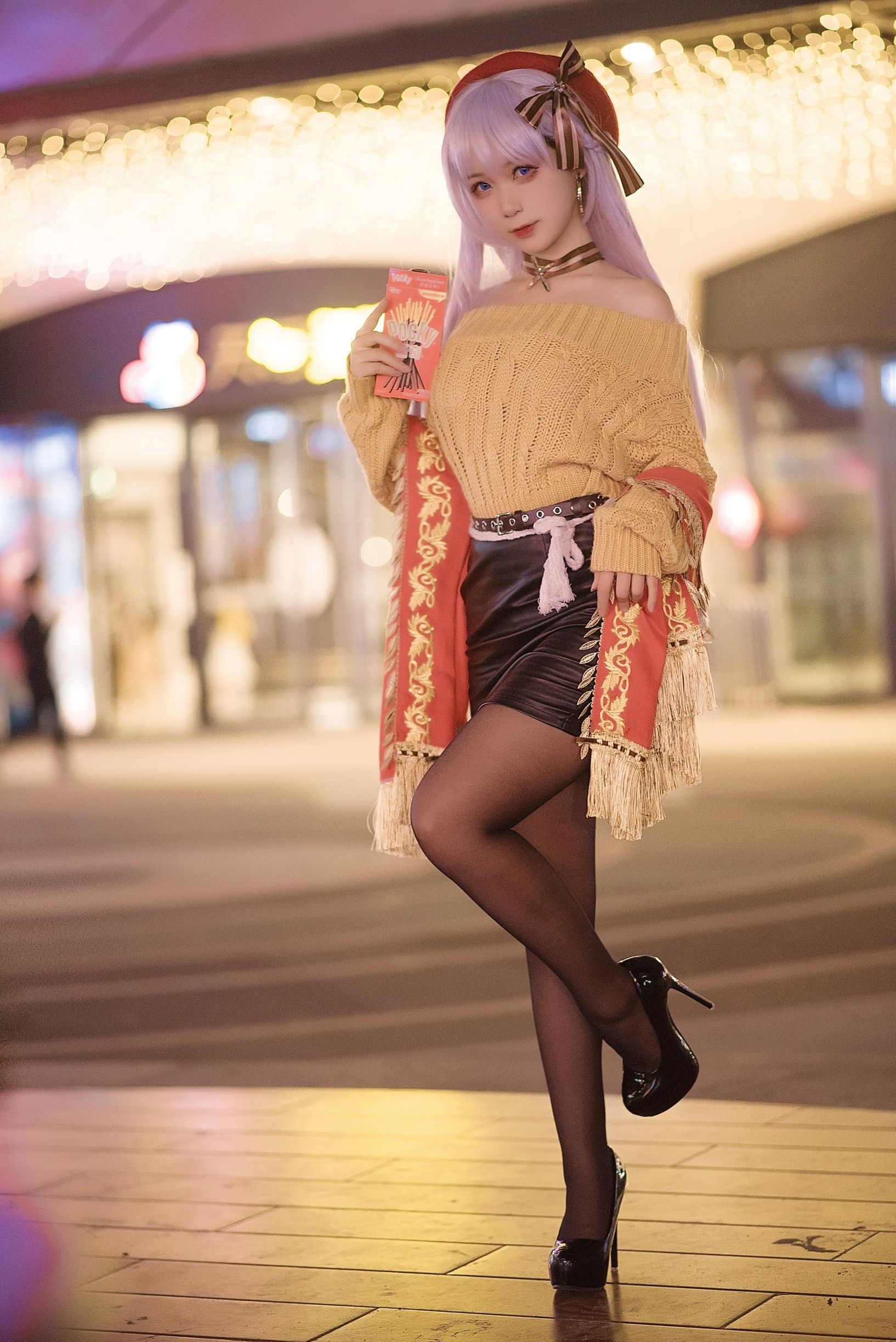 Anime blogger Yingluo Jiang w Befa Pocky