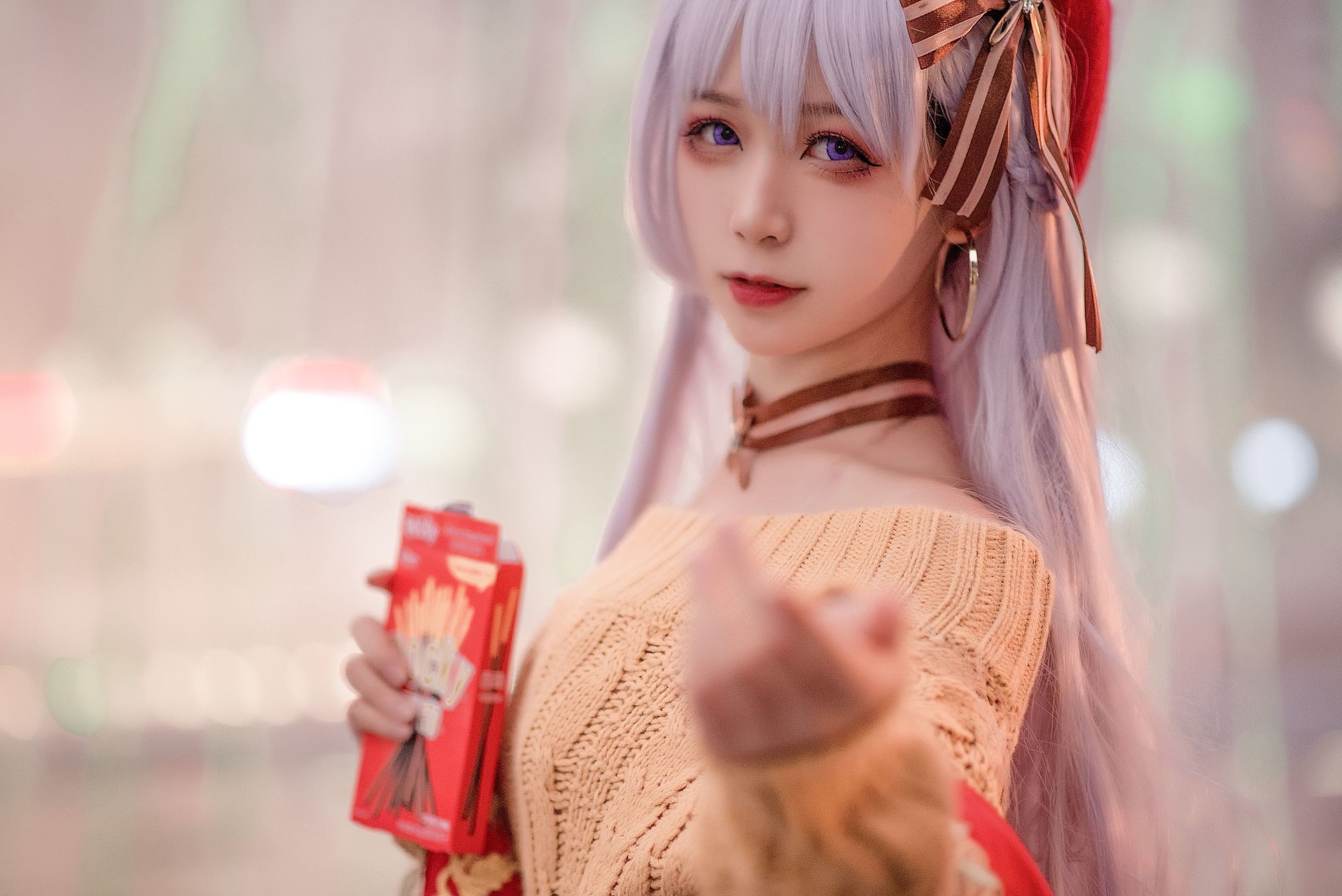Anime blogger Yingluo Jiang w Befa Pocky