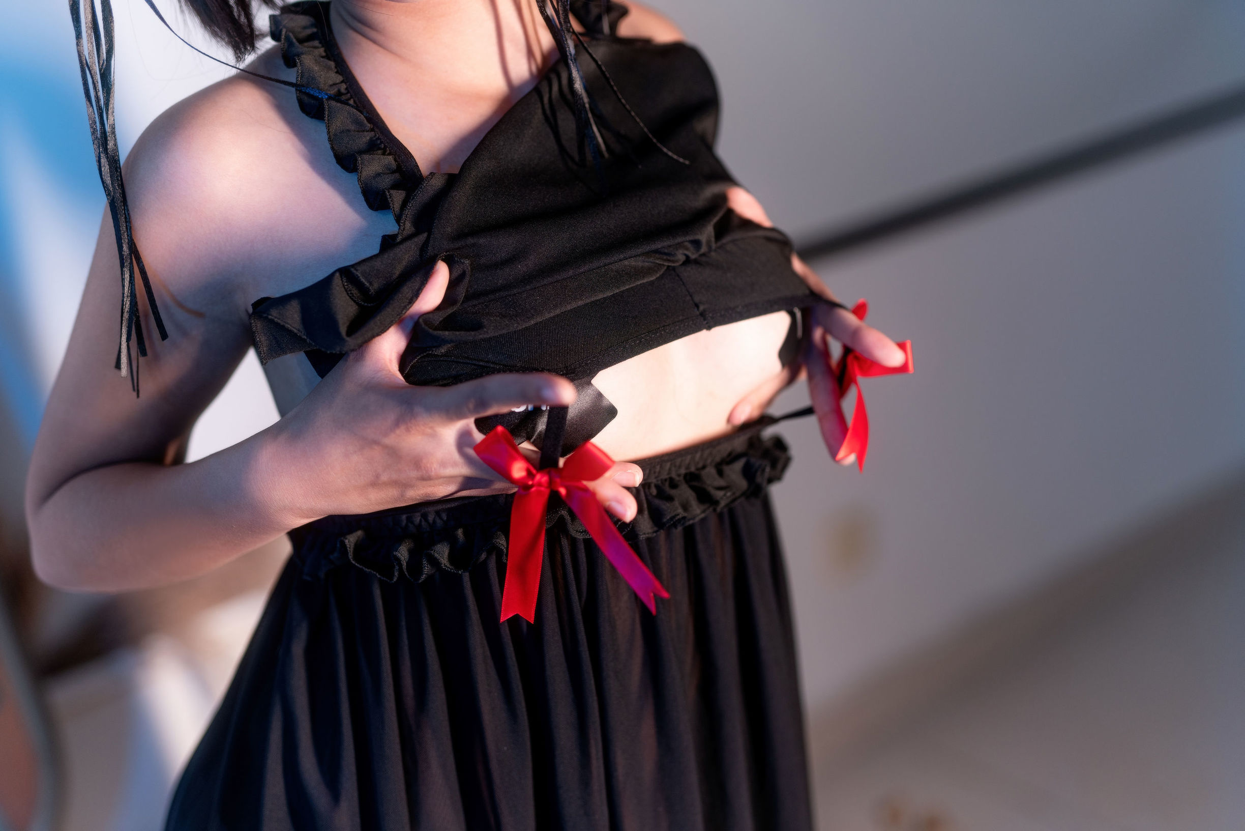 Anime blogger Chun Mo Mo black nightgown