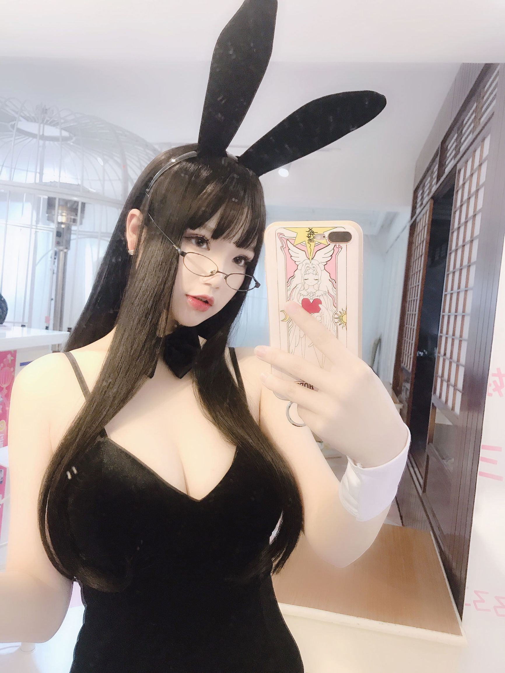 Blogger anime Tuyết Thanh Astra đóng vai Kính mắt Thỏ