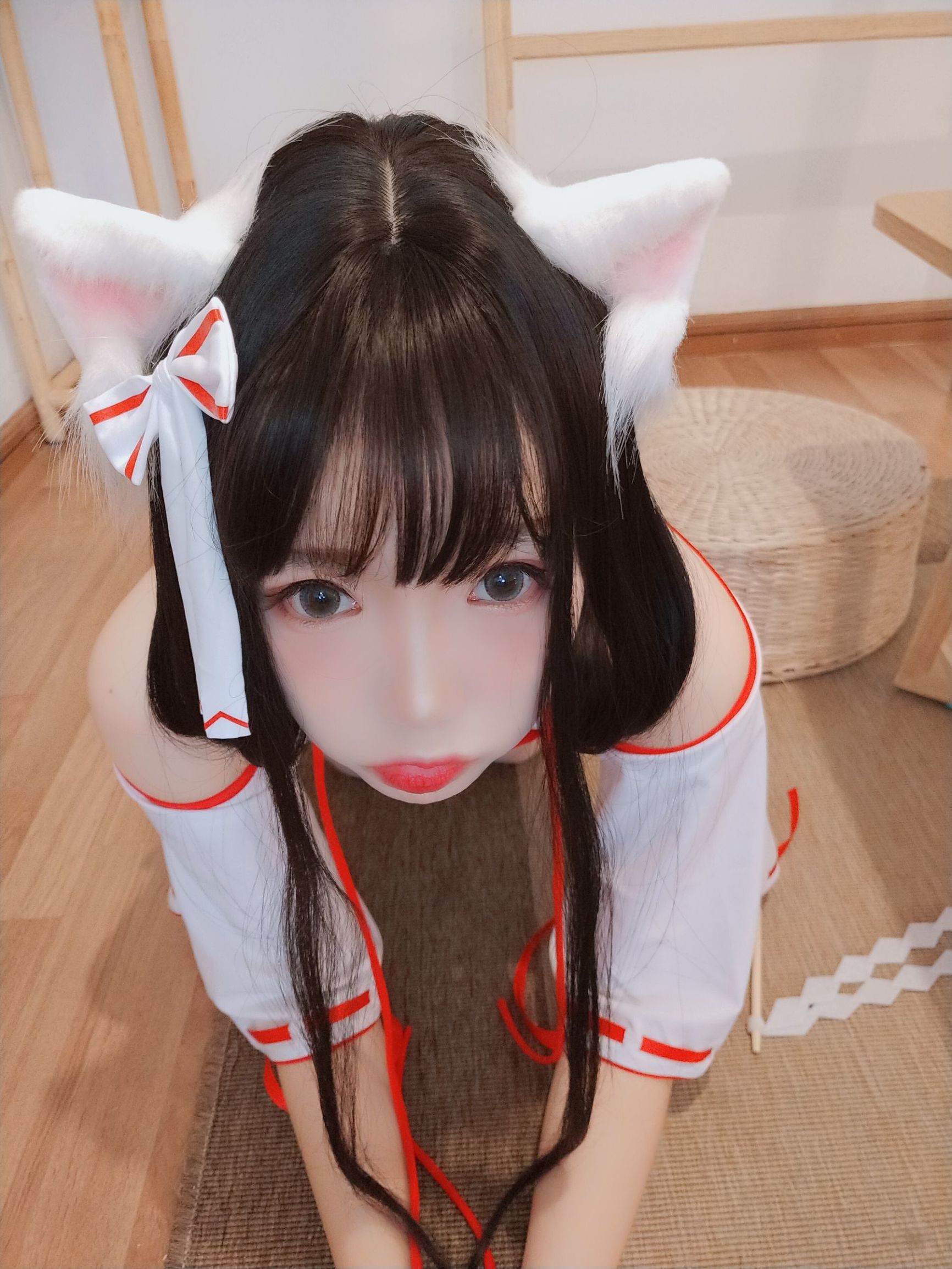 Blogger anime Tuyết Thanh Astra, mèo của đền thờ