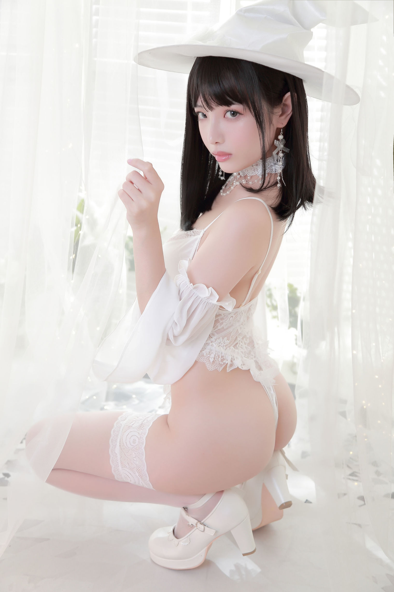 動漫博主雯妹 白女巫