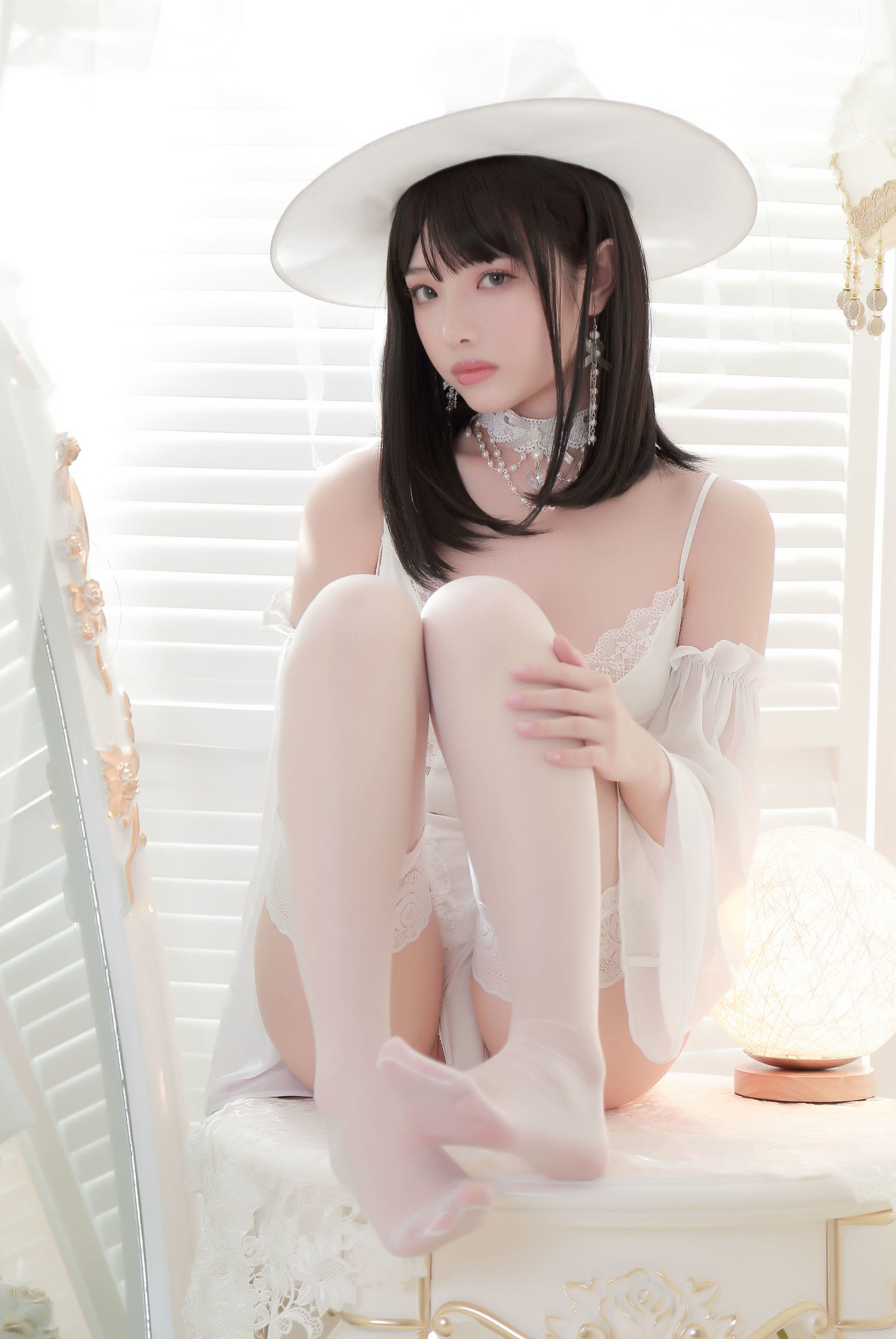 Anime Blogger Wen Mei, White Witch