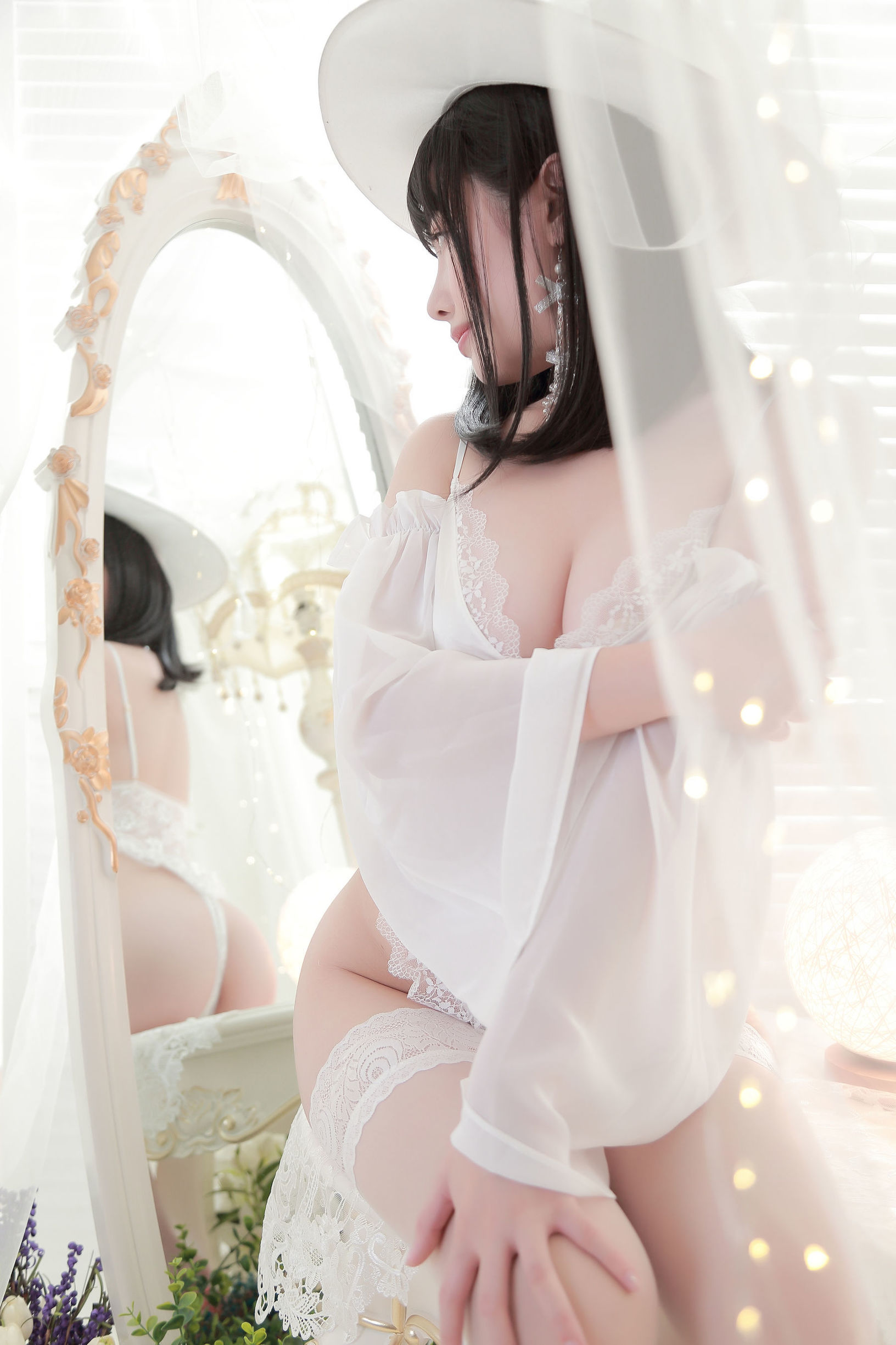 Anime Blogger Wen Mei, White Witch