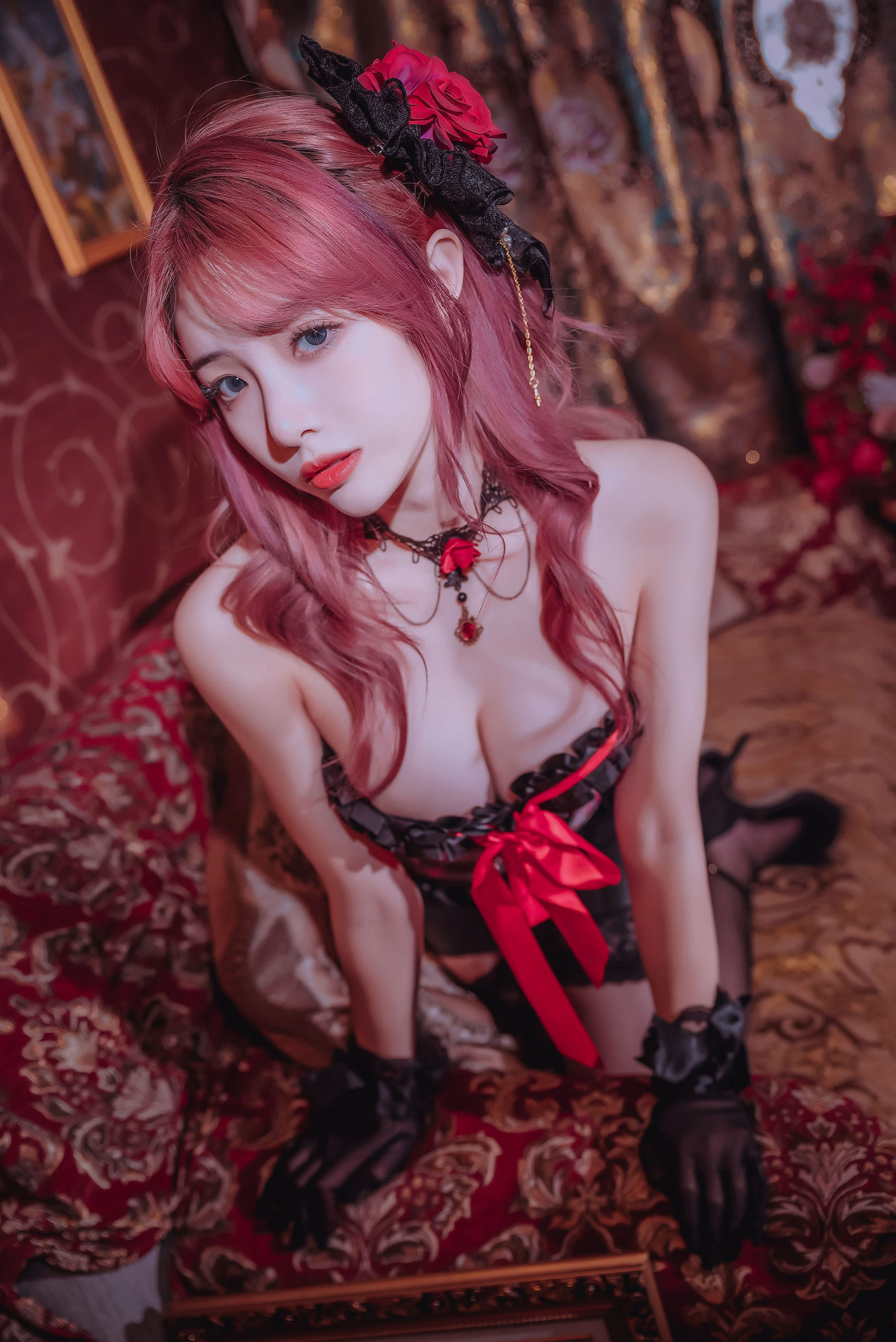 動漫博主雯妹 紅黑格子