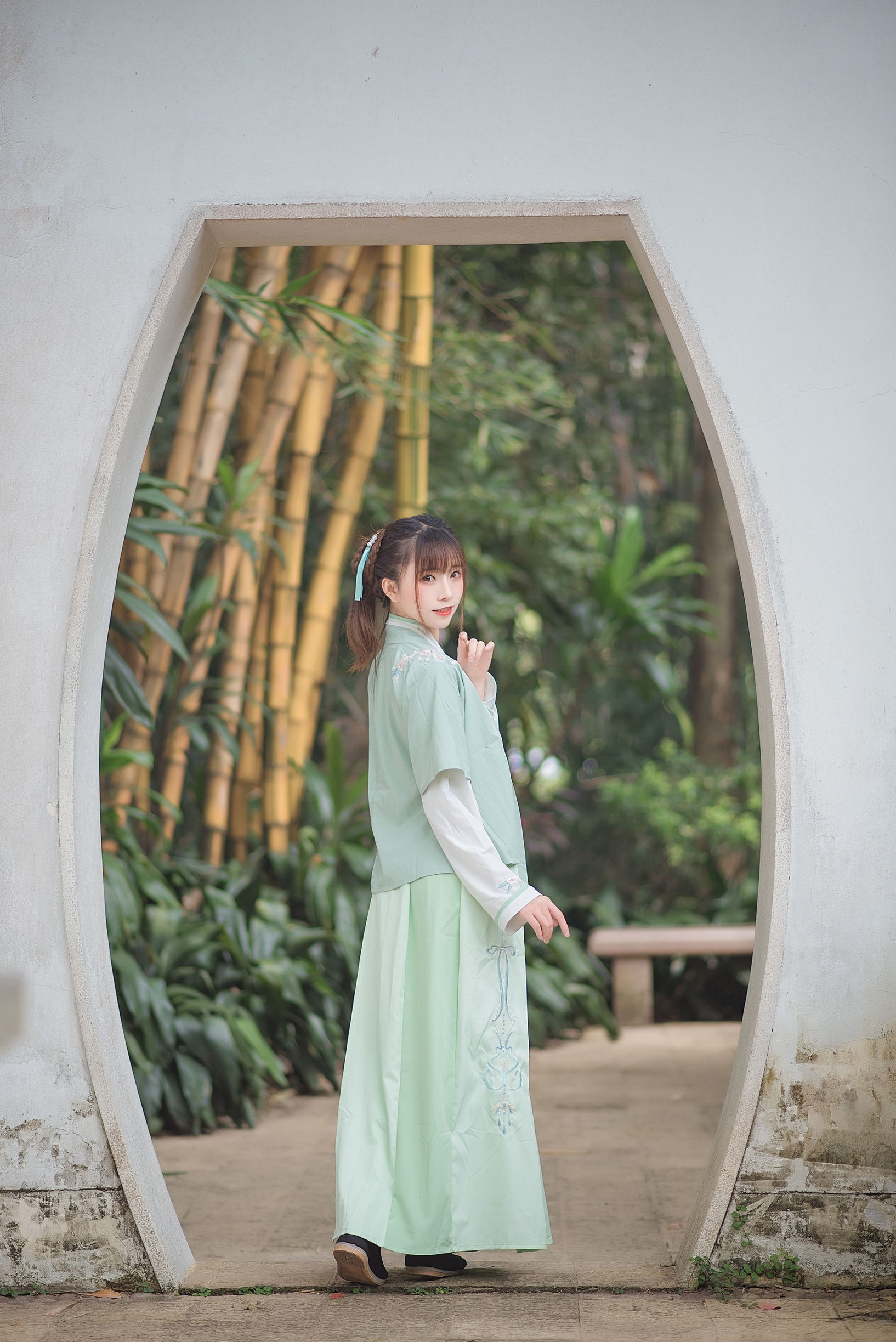 動漫博主Kitaro_綺太郎 娉娉袅袅十三余，豆蔻年華二月初