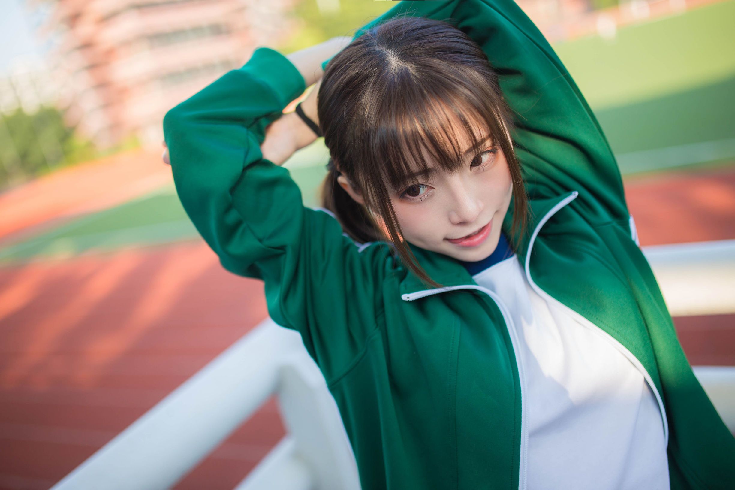 애니메이션 블로거 키타로_키타로 녹색 운동복 소녀