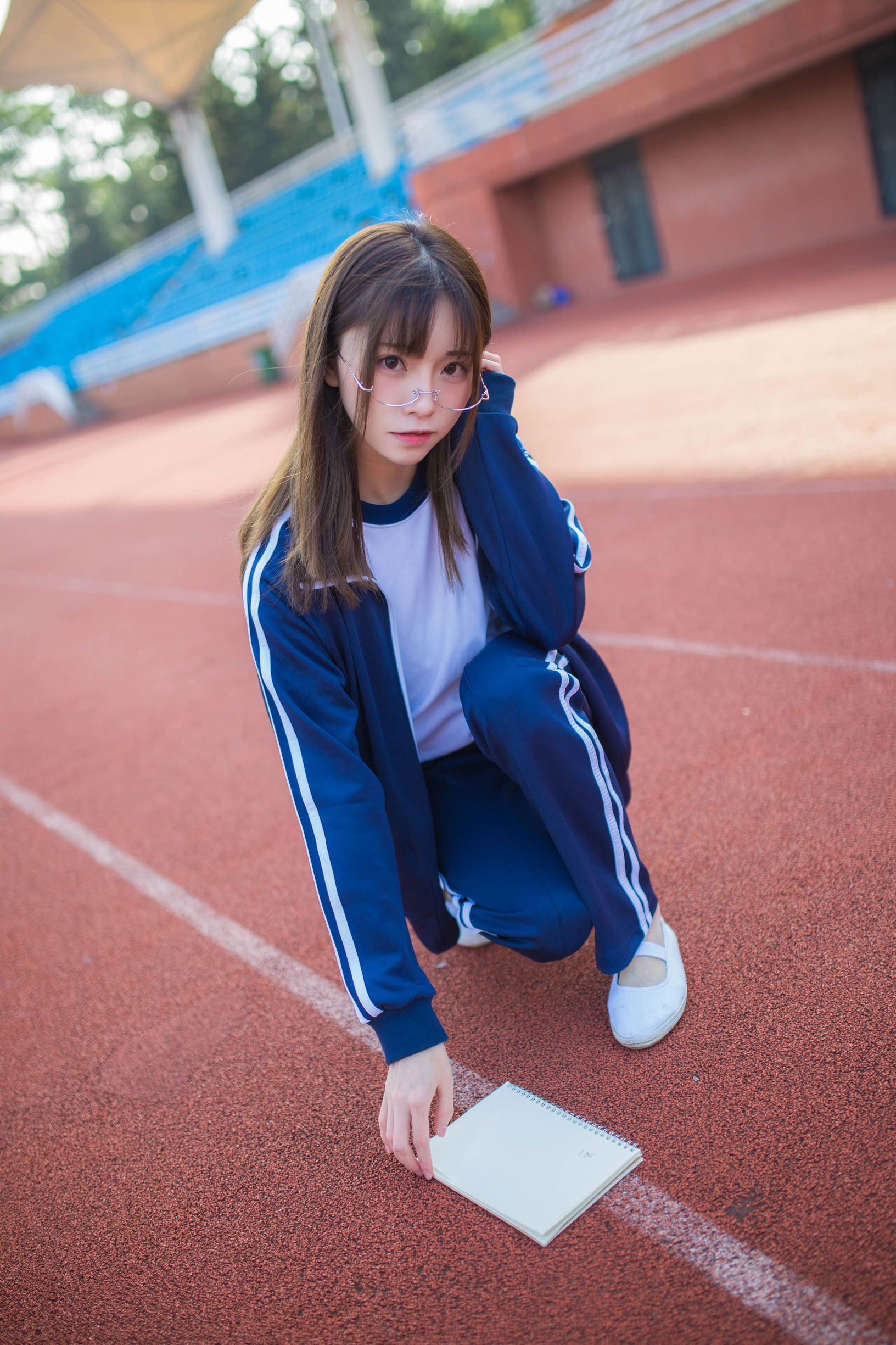 動漫博主Kitaro_綺太郎 藍色運動服女孩