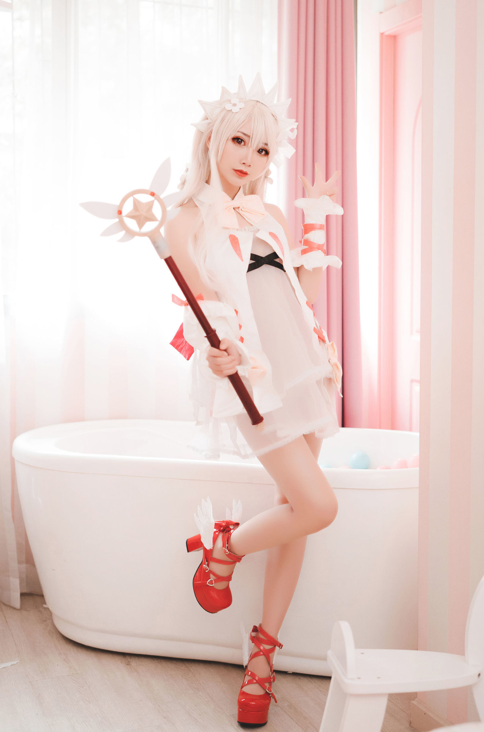 Cute popular Cosplayer Mianbing Xianer Ilya