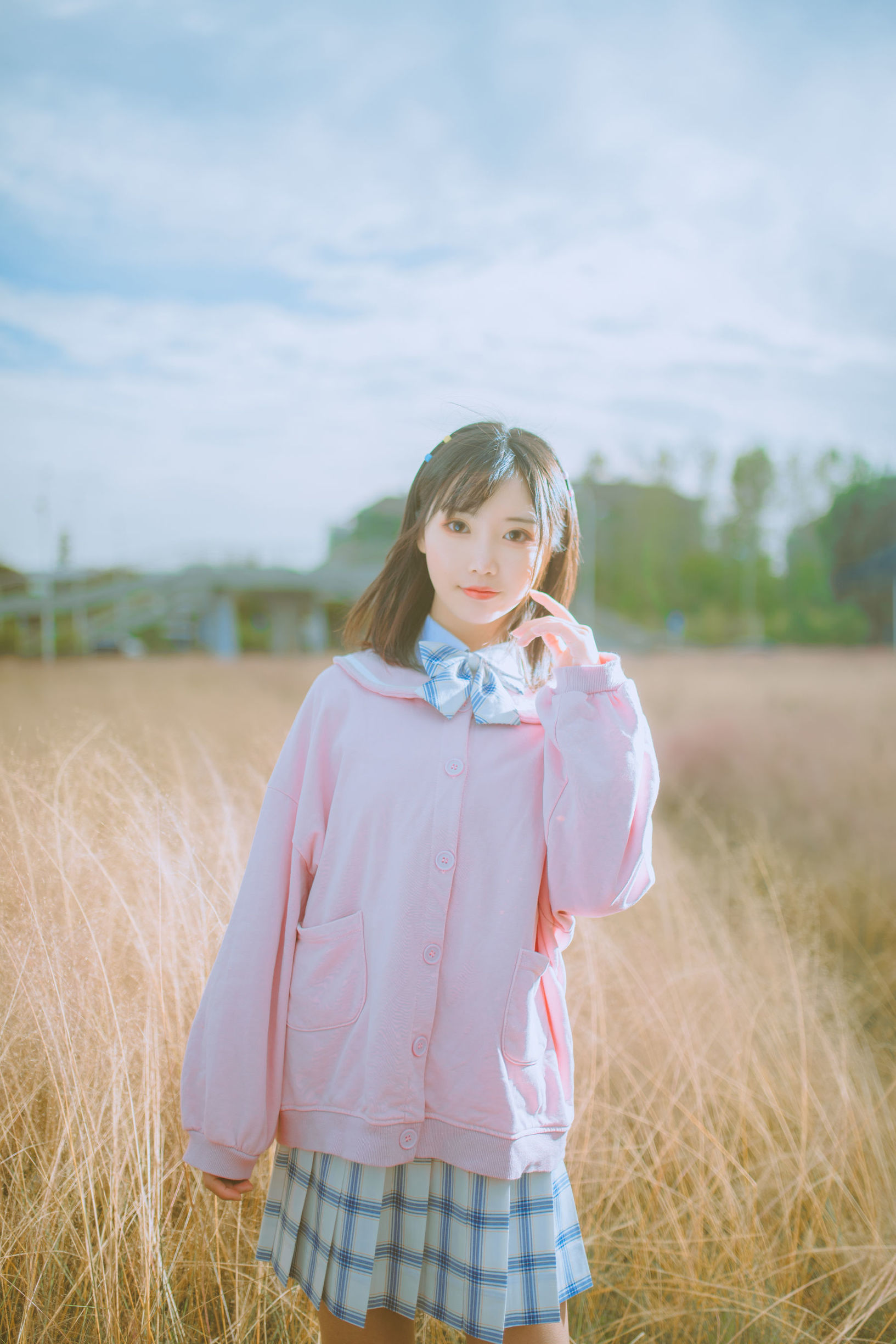 Cute and Popular Coser: Mianbingxianer Fen Daicao JK