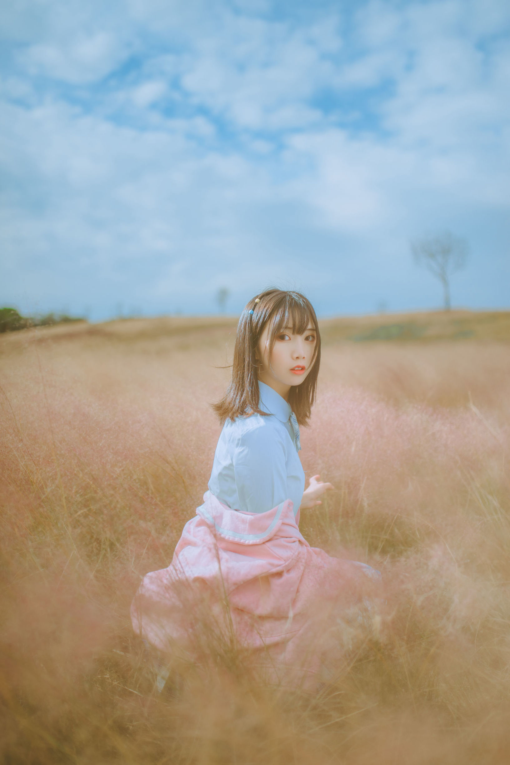 Cute and Popular Coser: Mianbingxianer Fen Daicao JK