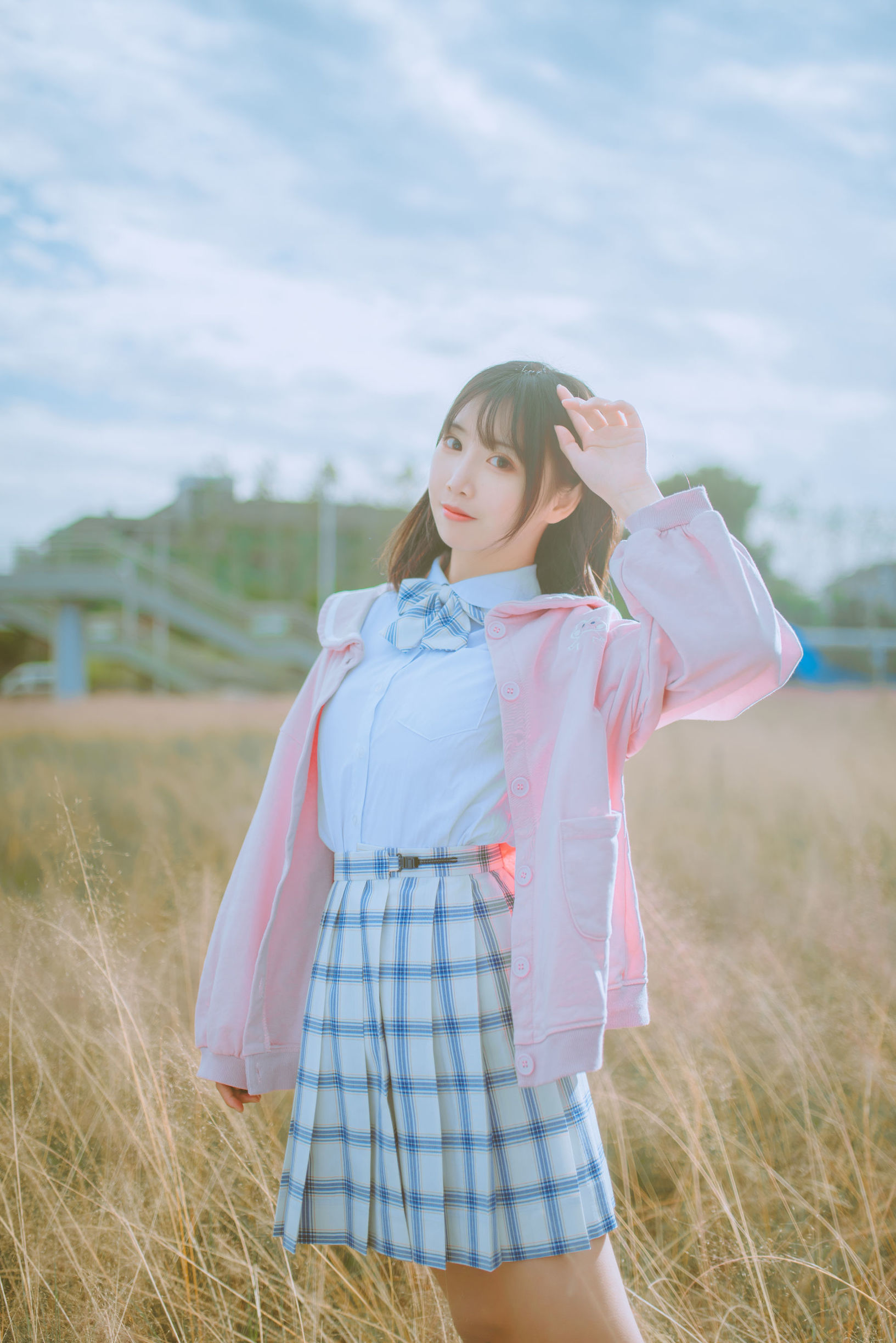 Cute and Popular Coser: Mianbingxianer Fen Daicao JK