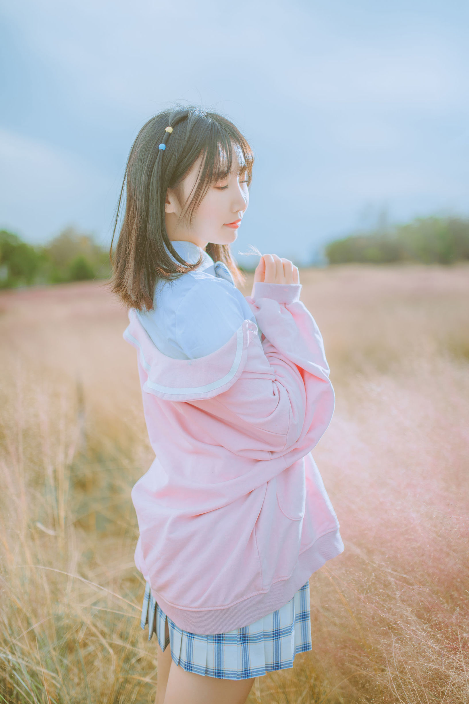 Cute and Popular Coser: Mianbingxianer Fen Daicao JK