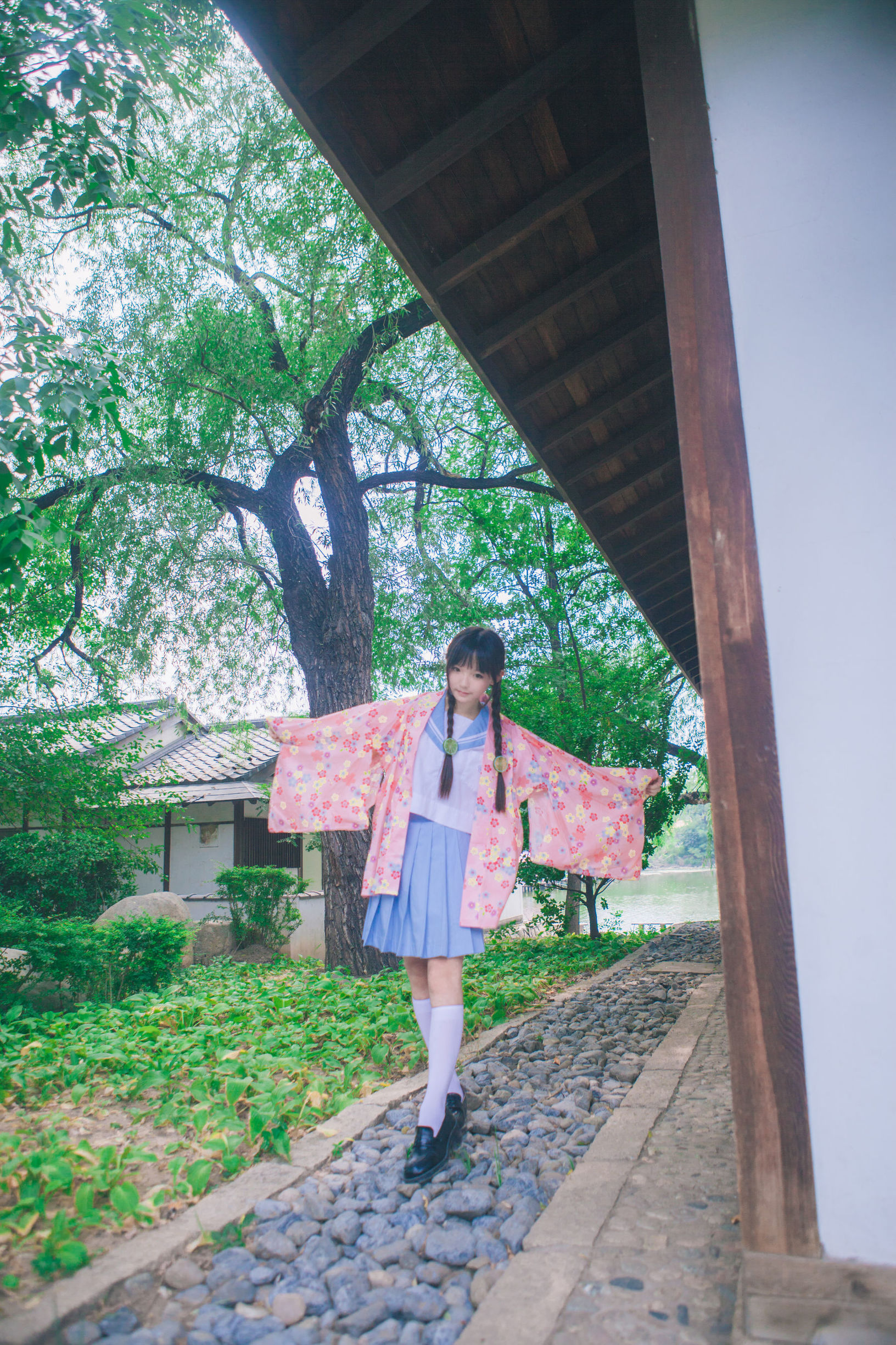 Cute Younger Sister Sakura Group and Kimono