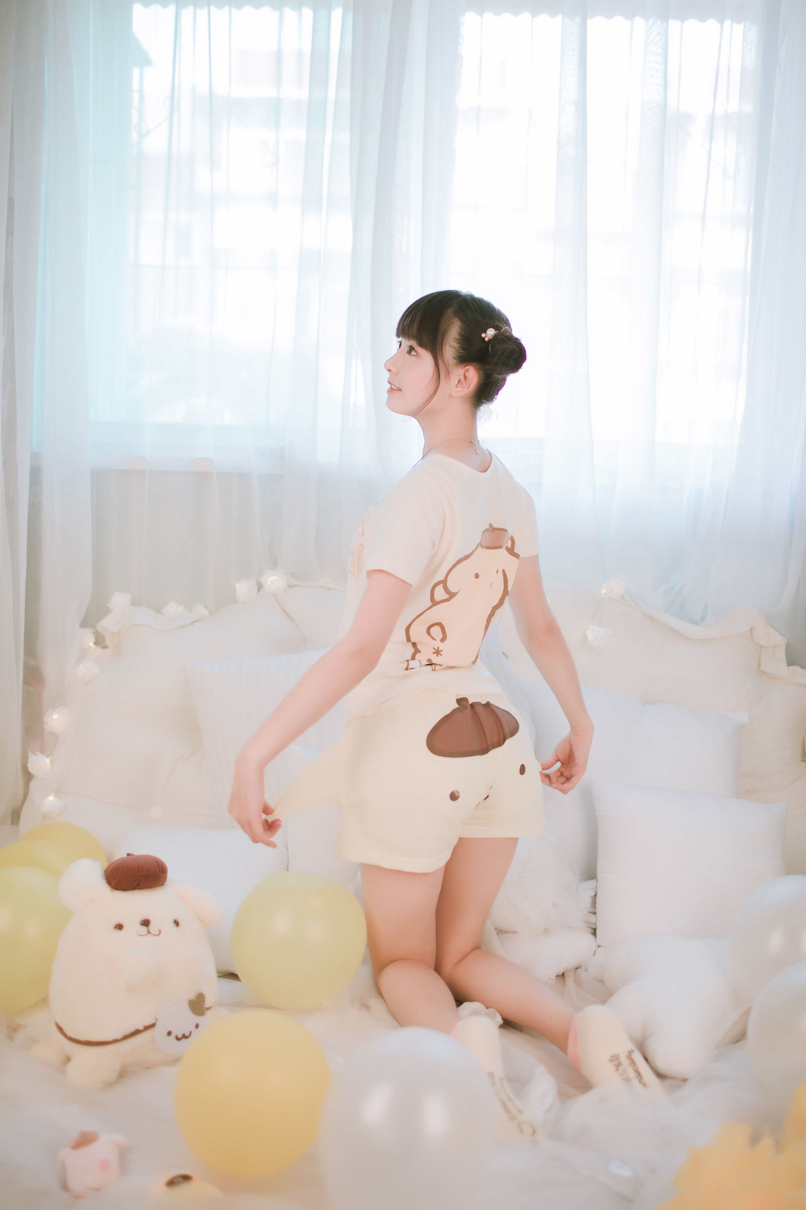 Em gái dễ thương Ying Qun Bánh Pudding Chó