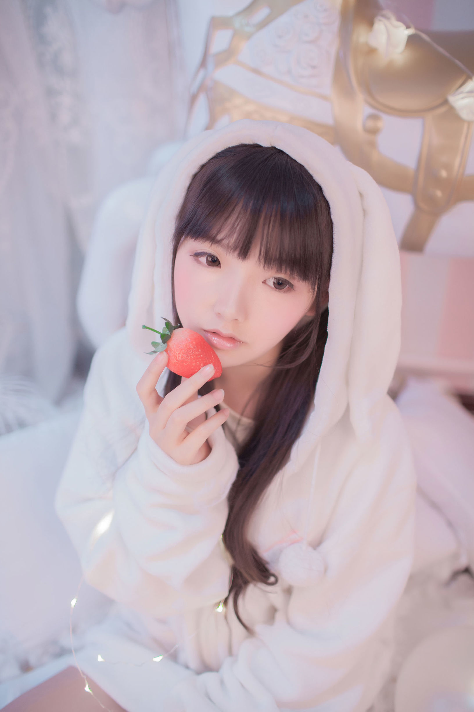 น่ารักน้องสาวอิงคุน ภายใต้ฝาครอบแก้วของม้าหมุน