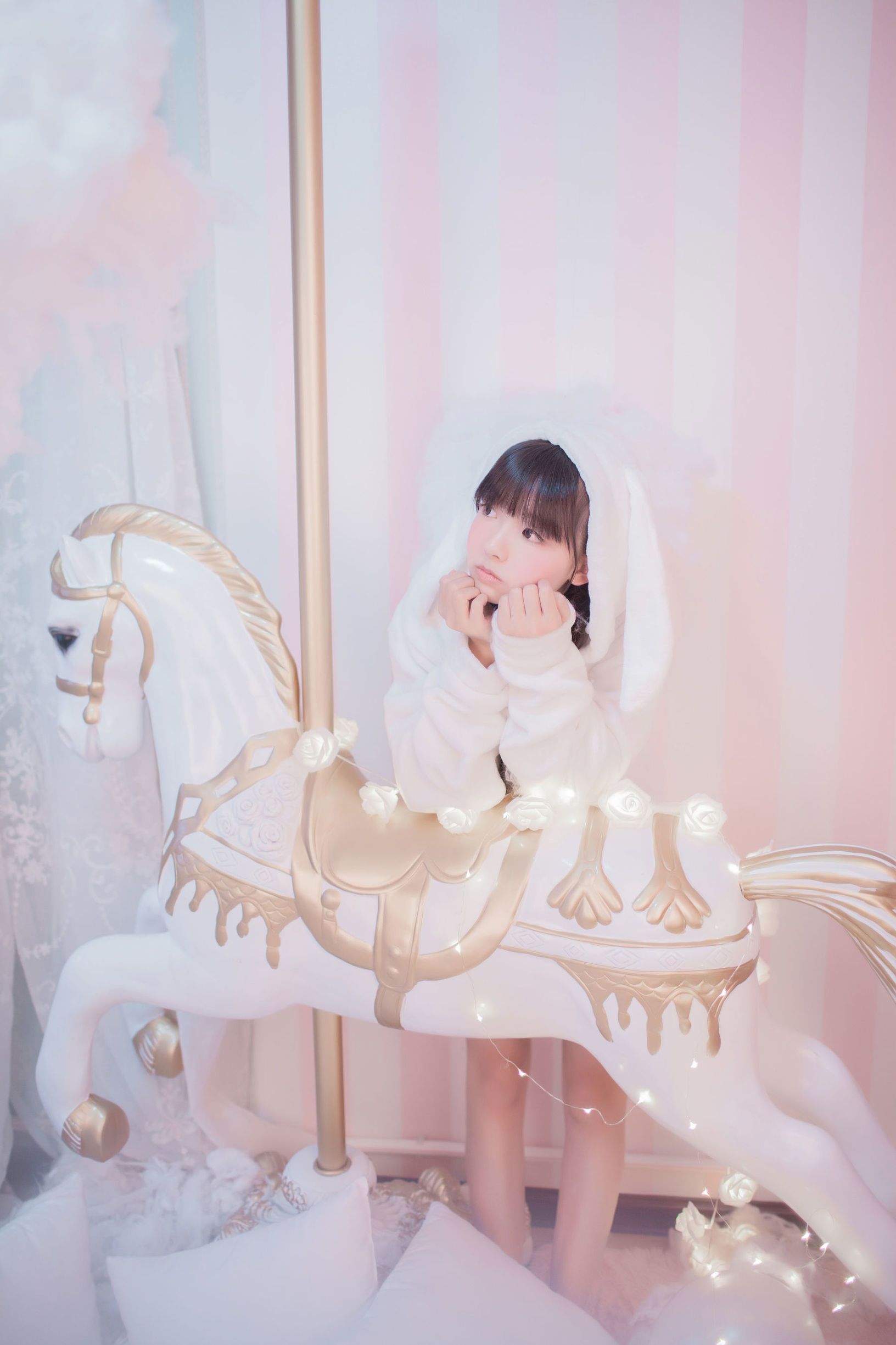可愛い妹 桜群 ガラスのカバーの下の回転木馬