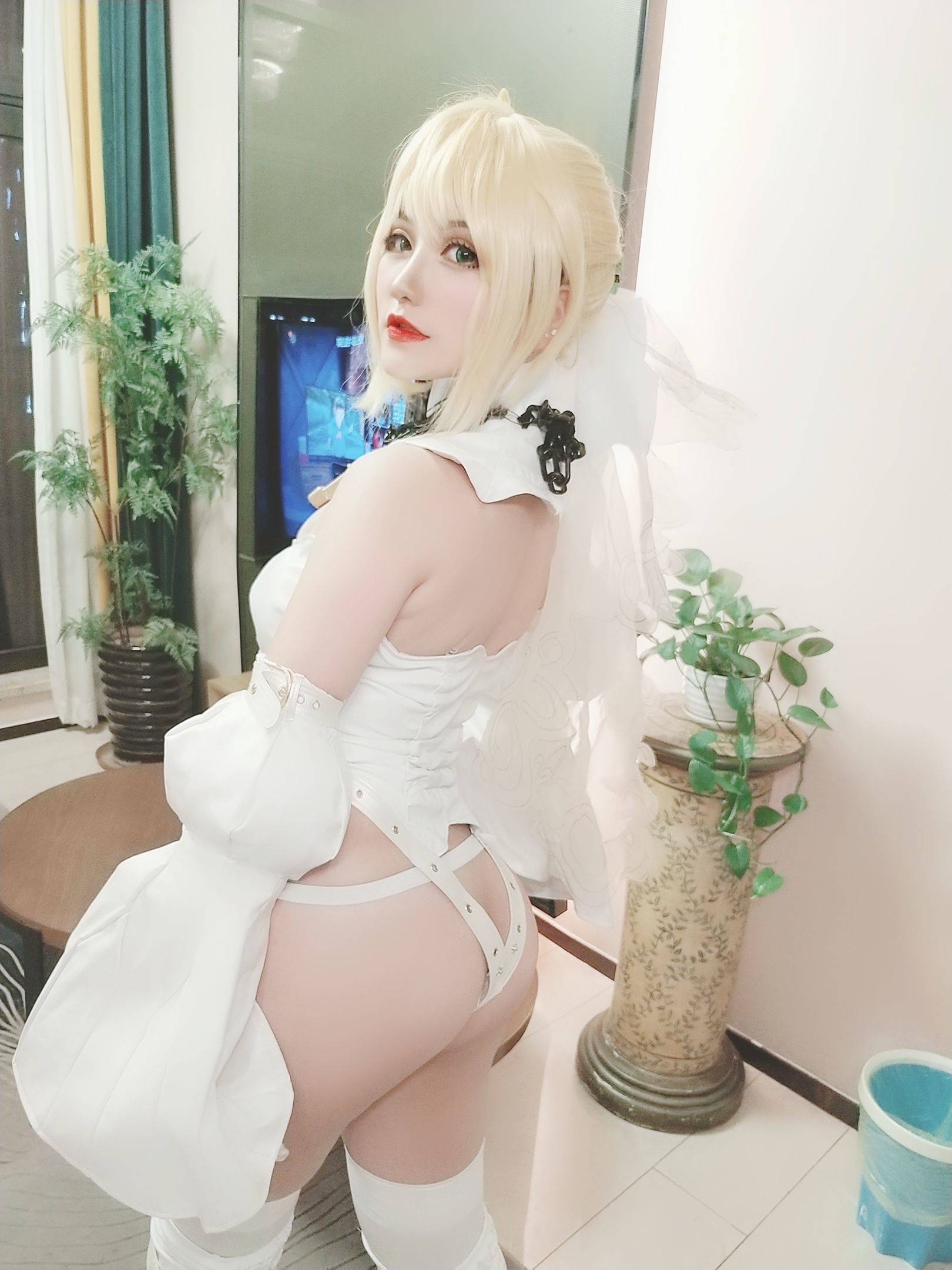 Hạ Cáp Cáp không muốn thức dậy. Ni Lỗ Hoa Gả.